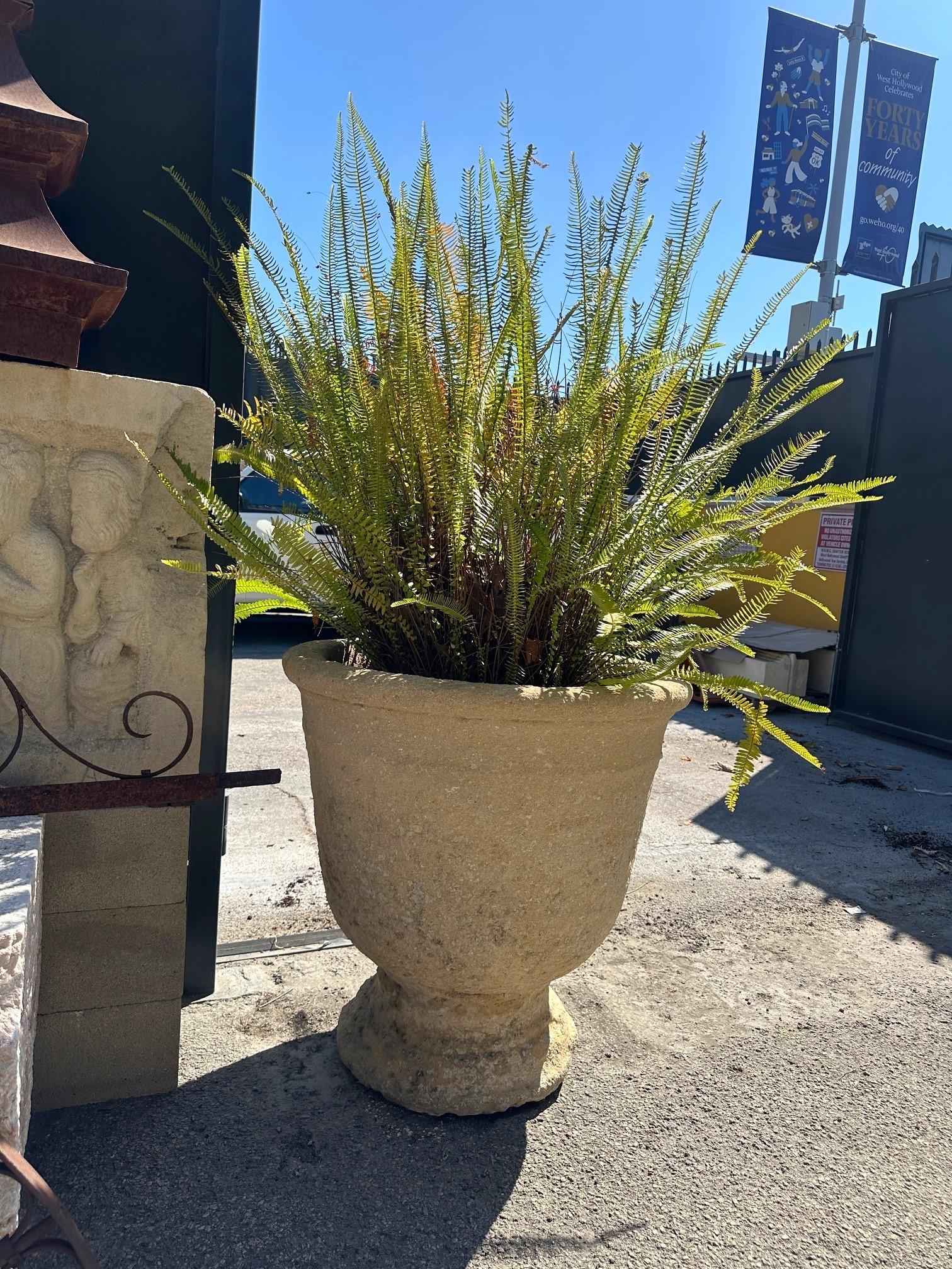 Two Very Large Hand Carved Antique Stone Urns Planters Anduze Rustic Jardinières en vente 3