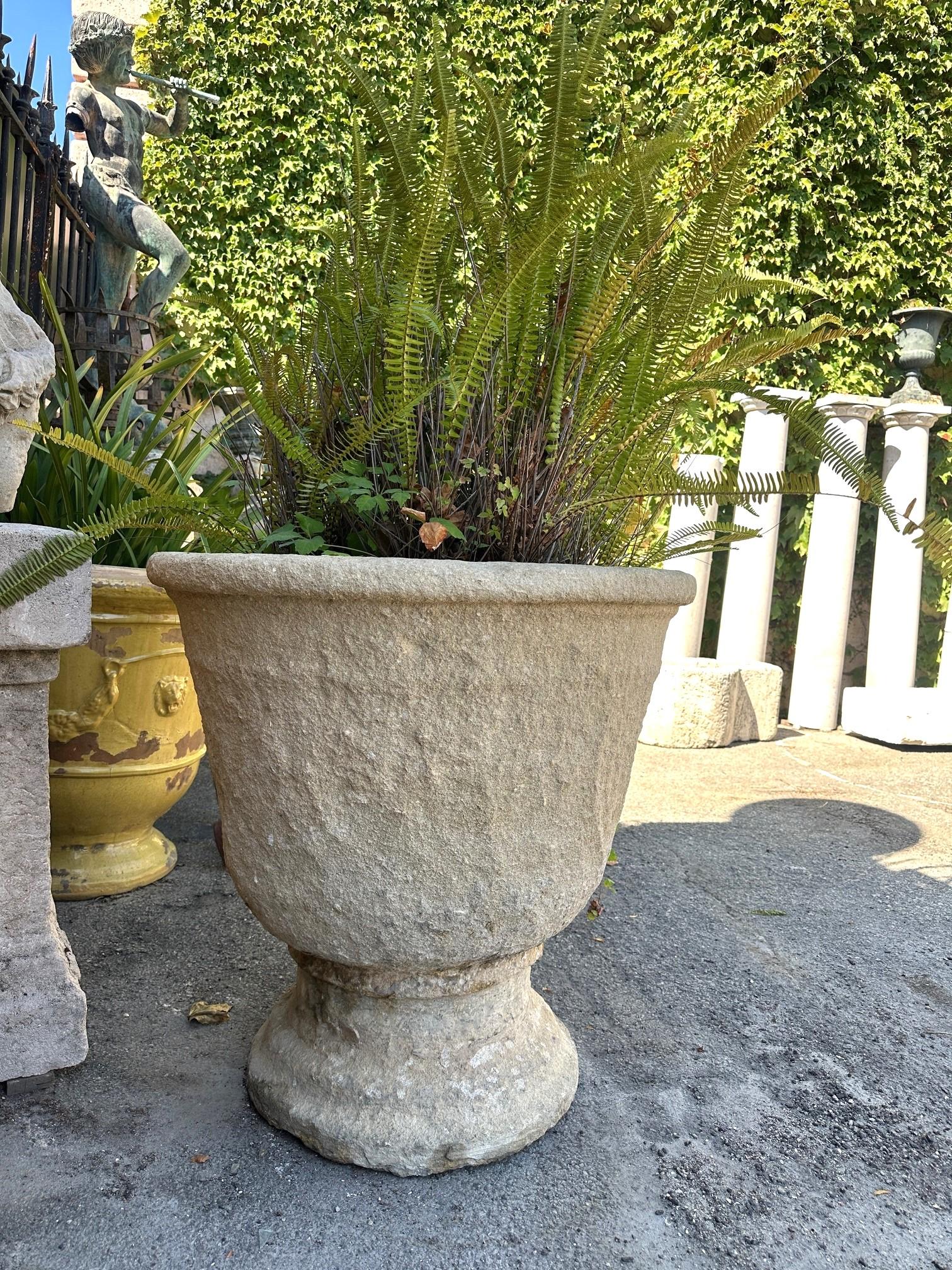Pierre Two Very Large Hand Carved Antique Stone Urns Planters Anduze Rustic Jardinières en vente