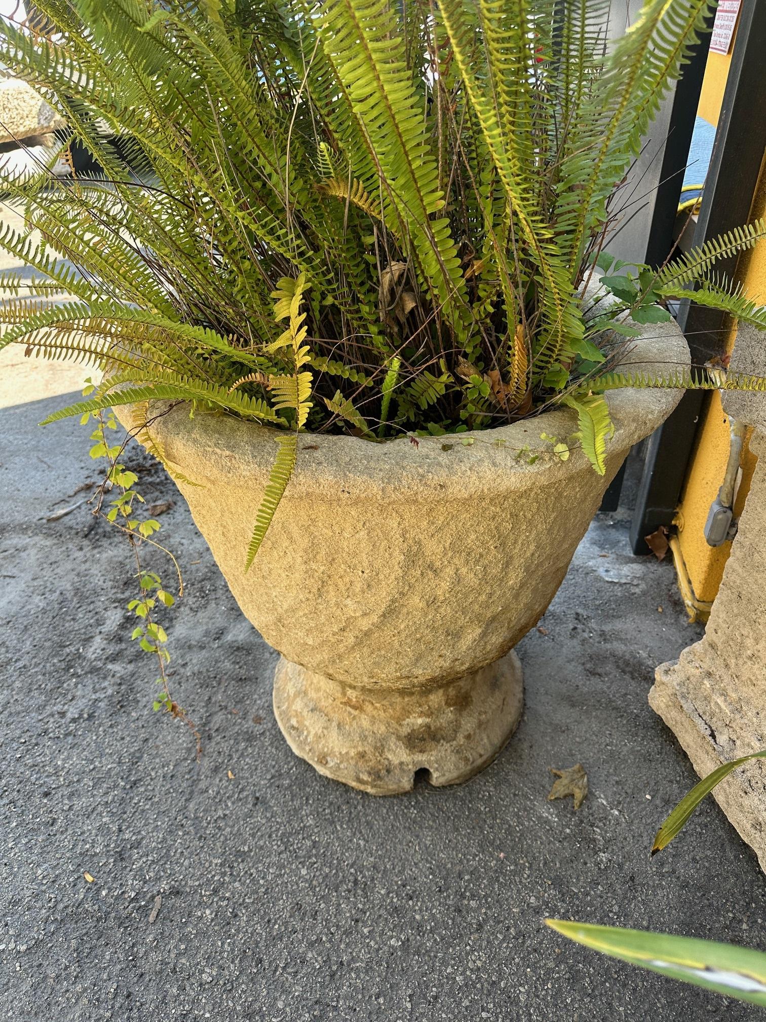 Two Very Large Hand Carved Antique Stone Urns Planters Anduze Rustic Jardinières en vente 1