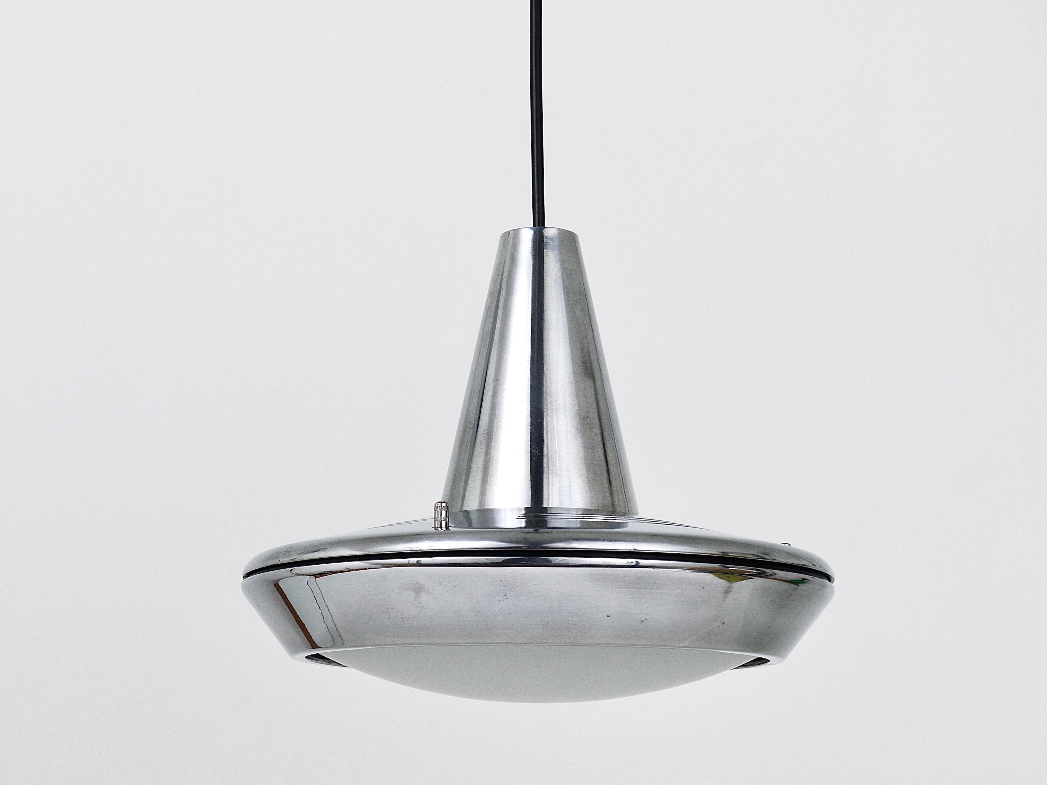 Zwei postmoderne Ursa Major Pendelleuchten von Vico Magistretti, Nemo Lighting, Italien, 1990er Jahre 6