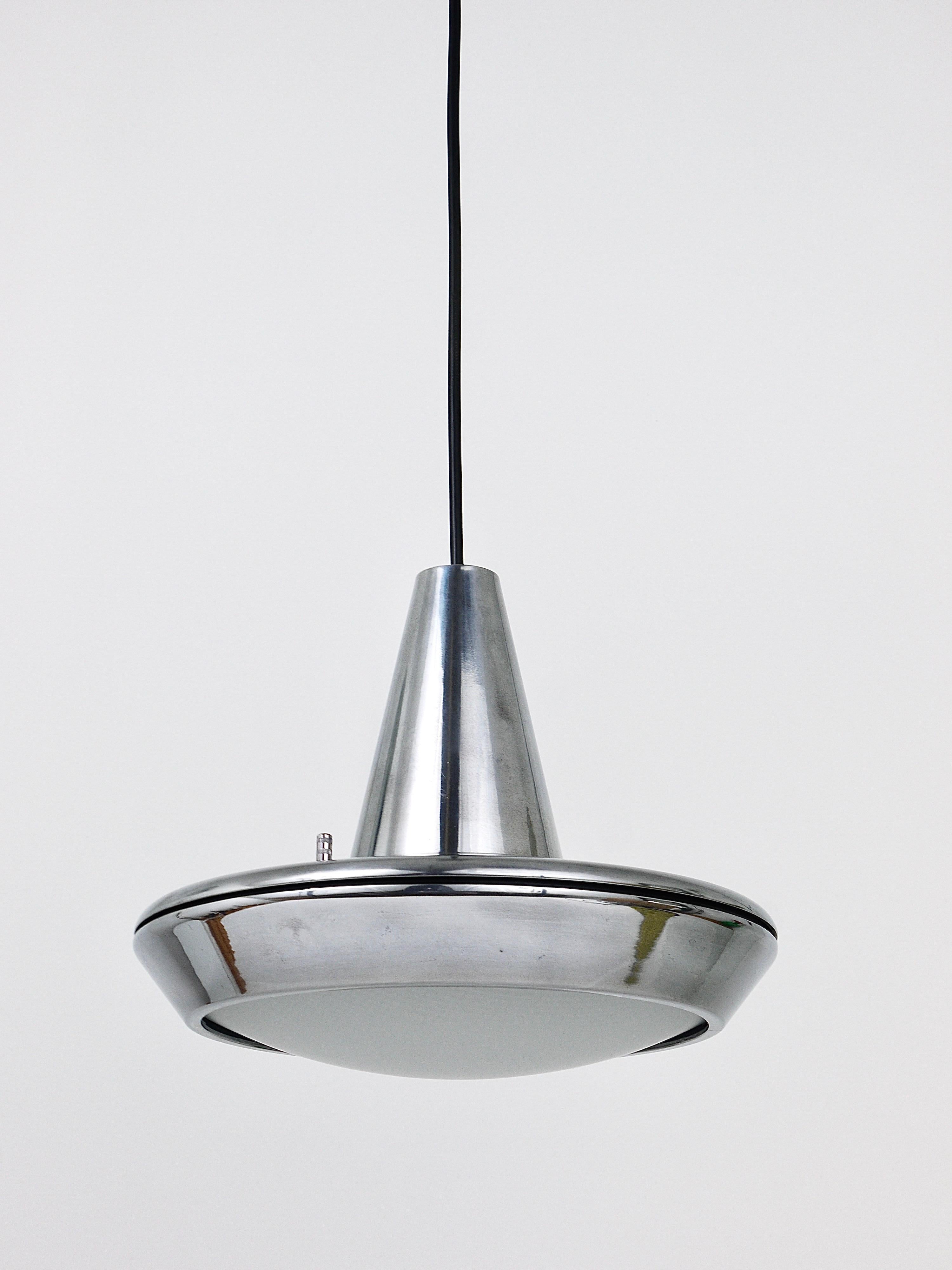 Zwei postmoderne Ursa Major Pendelleuchten von Vico Magistretti, Nemo Lighting, Italien, 1990er Jahre 8