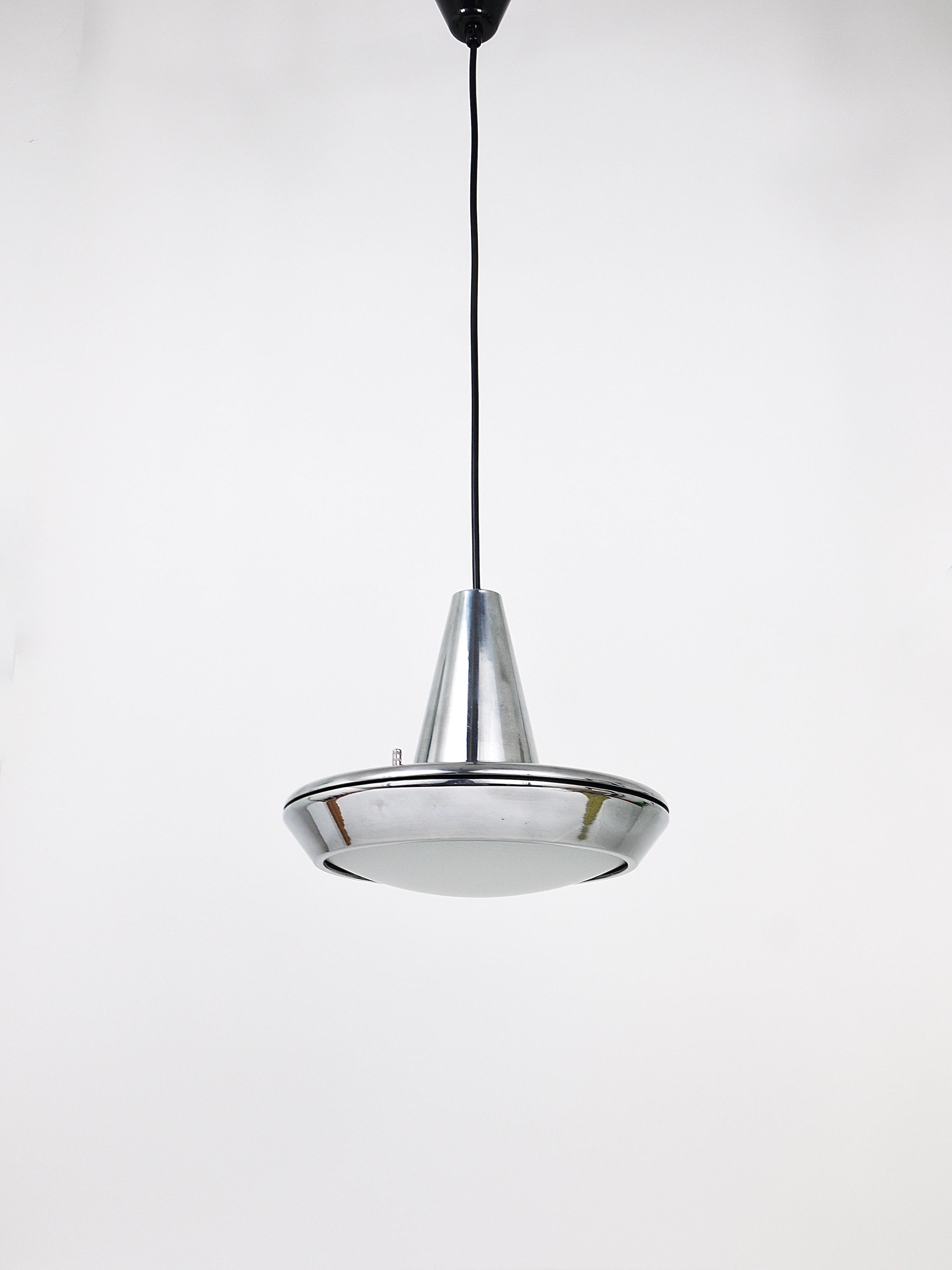 Zwei postmoderne Ursa Major Pendelleuchten von Vico Magistretti, Nemo Lighting, Italien, 1990er Jahre 9