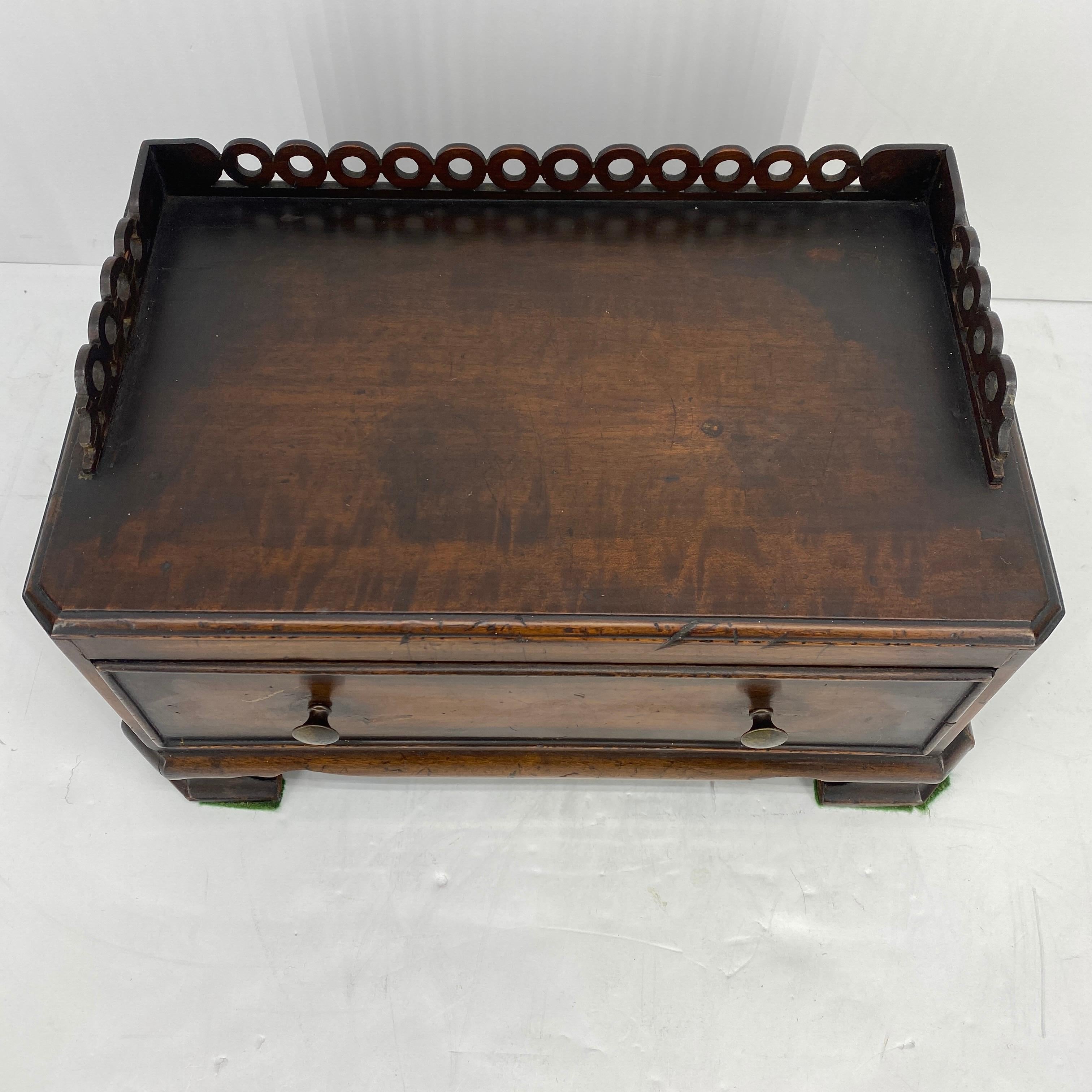 Two Victorian Mahogany Jewelry Boxes, 1875-1900, England In Good Condition In Haddonfield, NJ