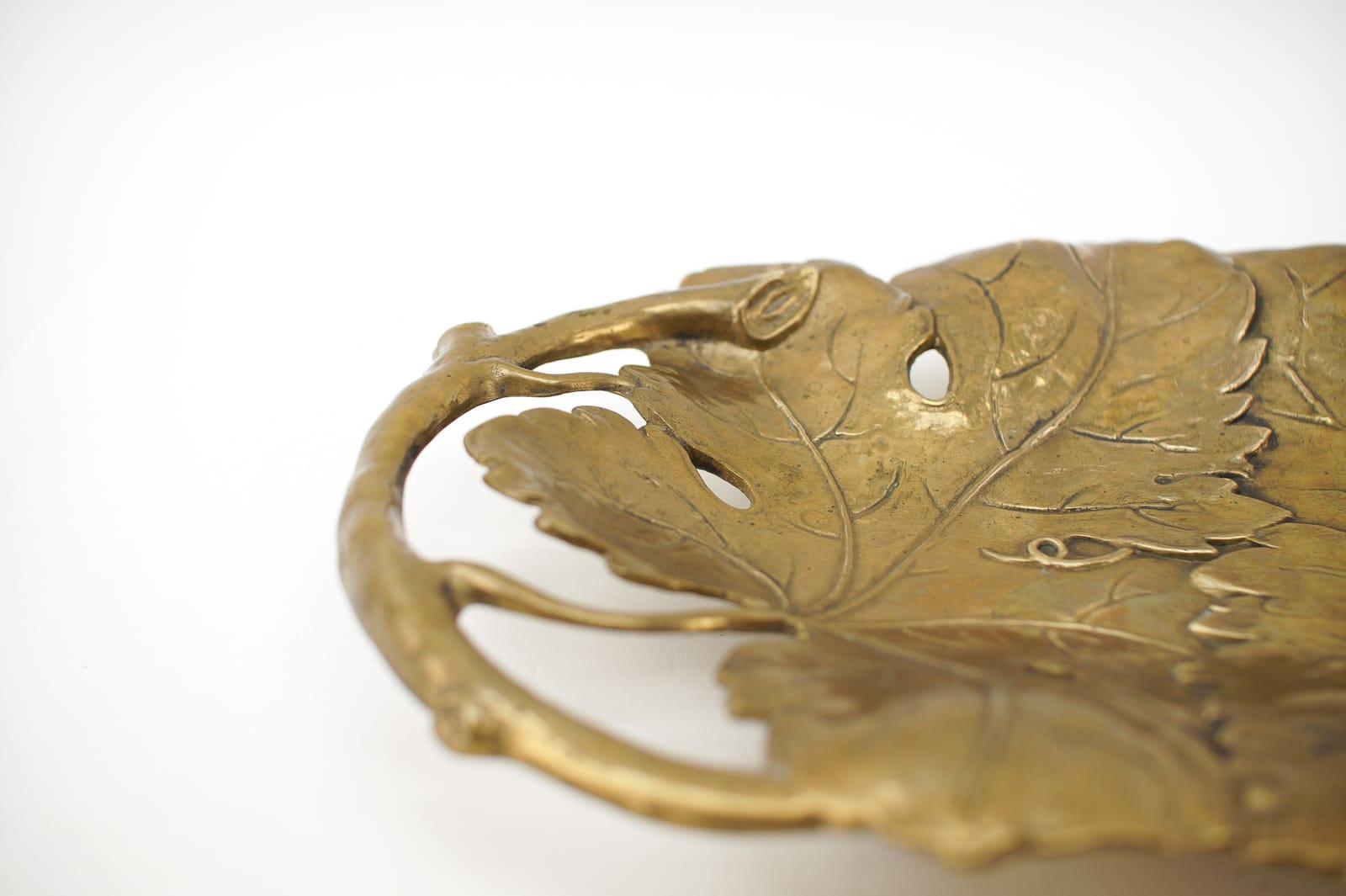 Mid-20th Century Two Vine Leaves Hand Formed into a Solid Brass Bowl, 1960s For Sale