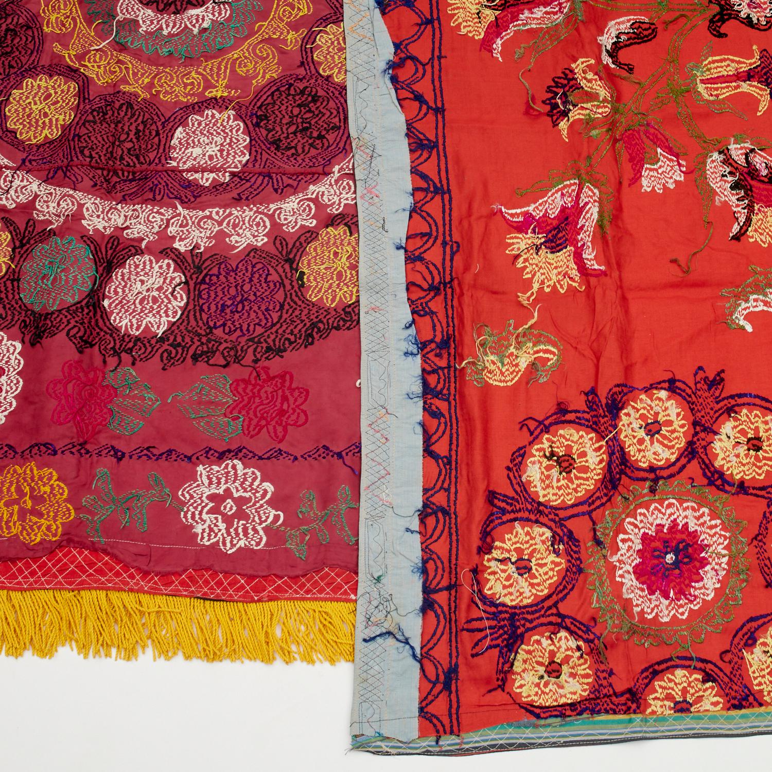 Deux textiles vintage brodés de style Suzani d'Asie centrale - Ex Lewis Stein en vente 4