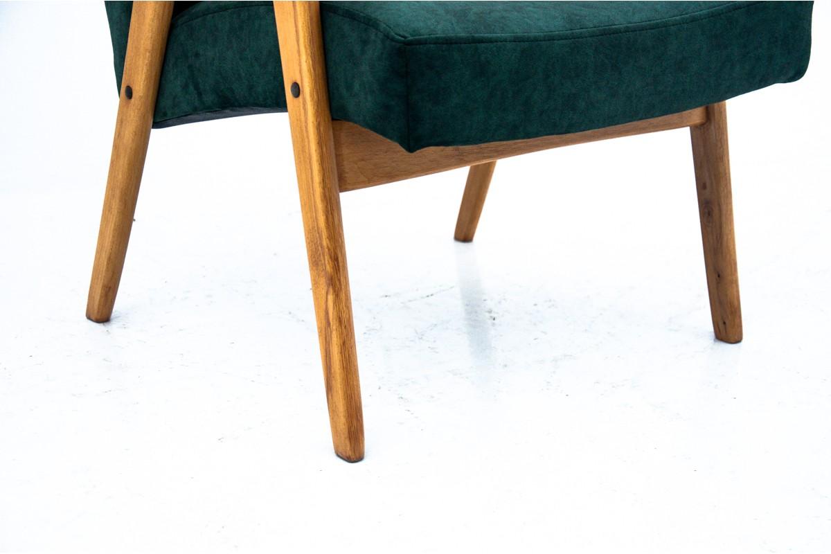 Two vintage green armchairs by Jaroslav Šmídek for Jitona, Czechoslovakia, 1960s For Sale 4