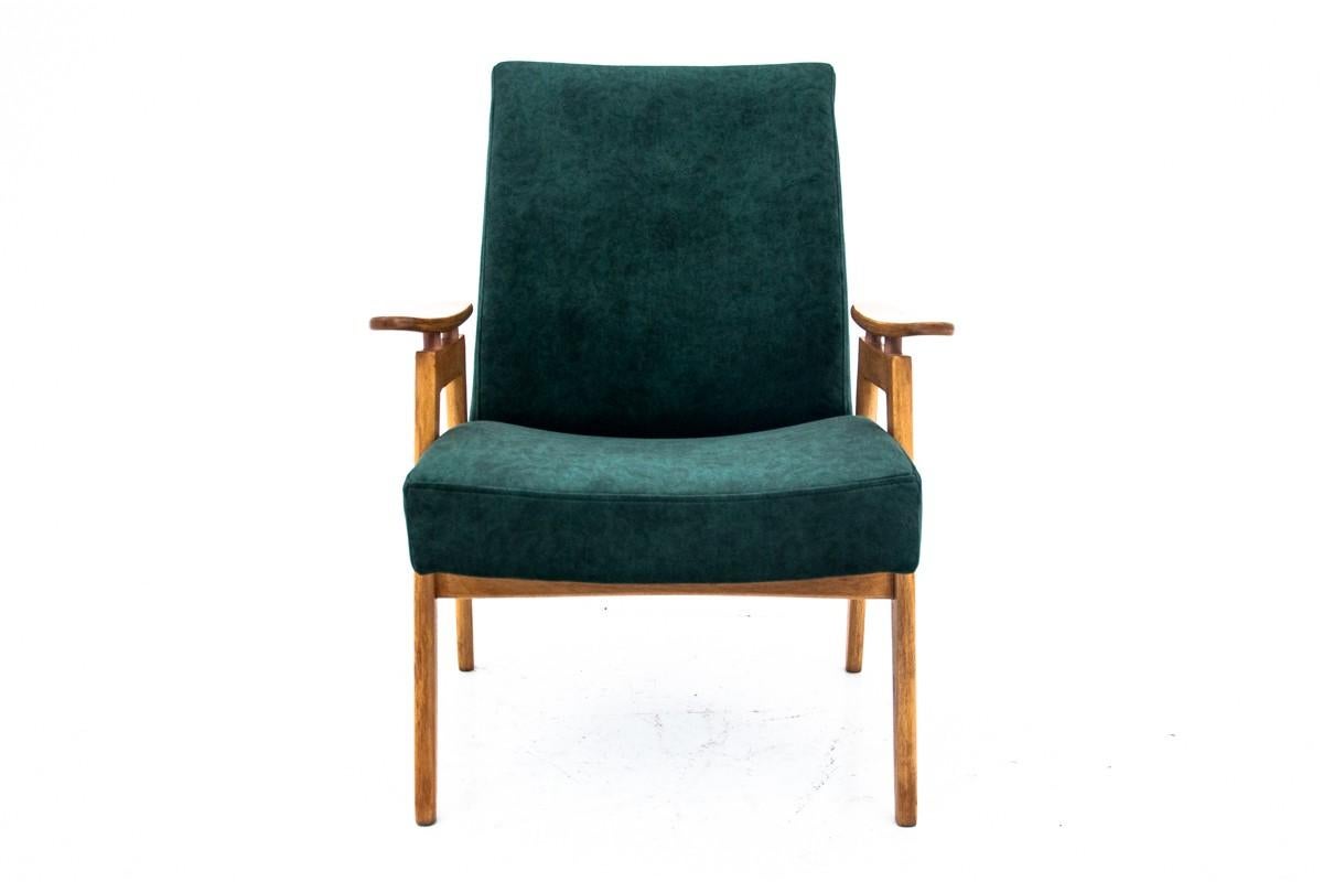 Mid-20th Century Two vintage green armchairs by Jaroslav Šmídek for Jitona, Czechoslovakia, 1960s For Sale