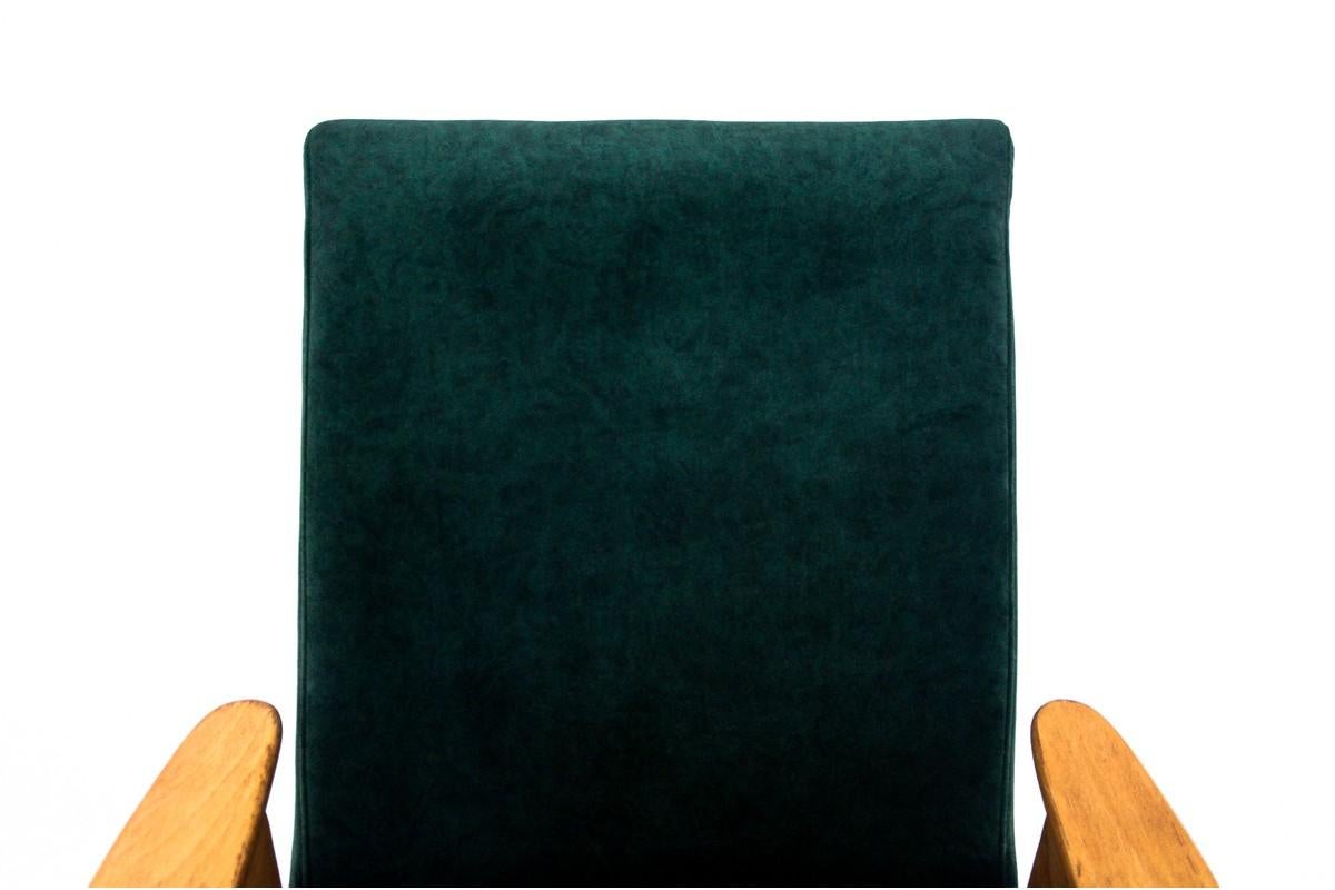 Two vintage green armchairs by Jaroslav Šmídek for Jitona, Czechoslovakia, 1960s For Sale 2