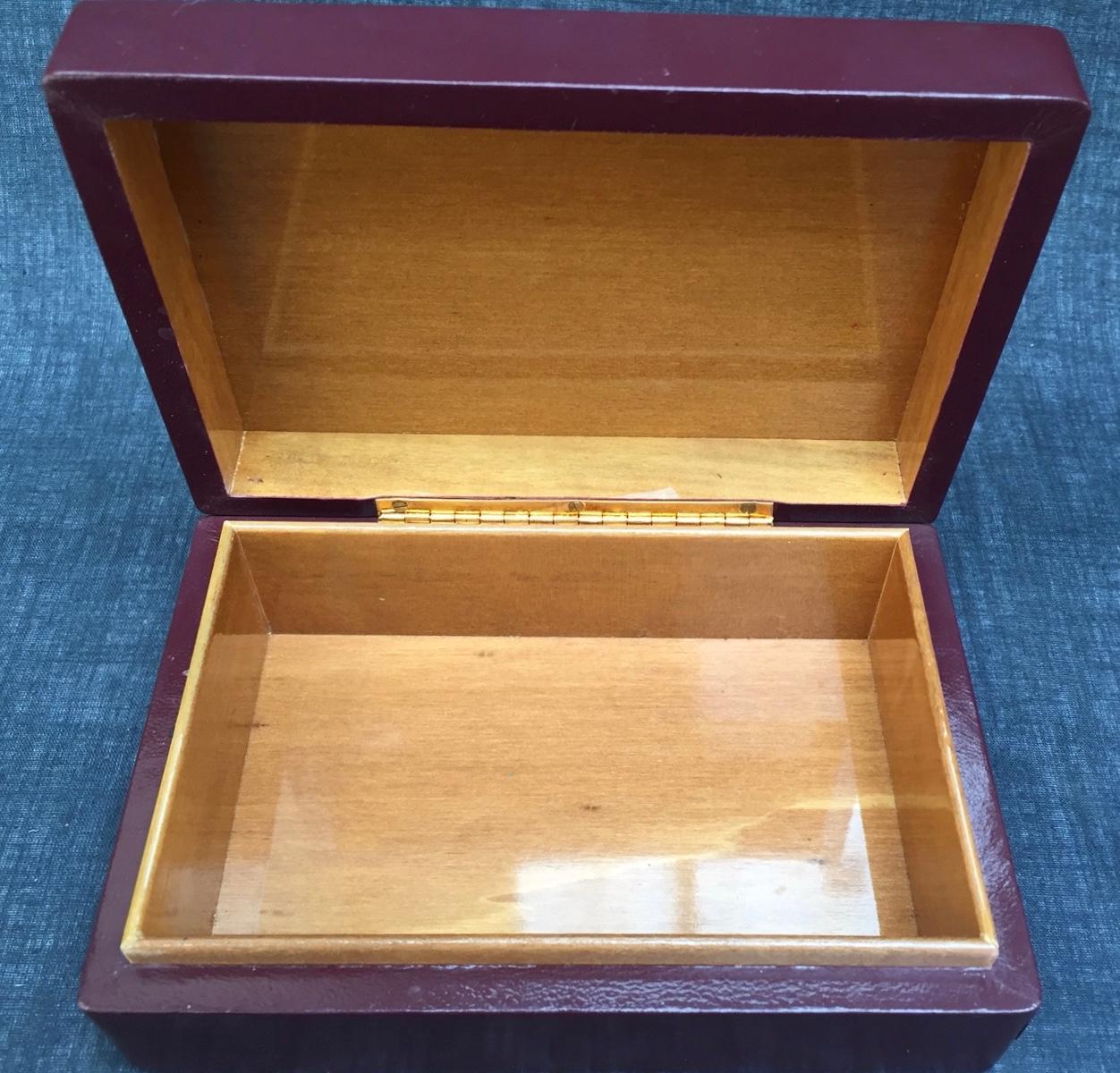 Two Vintage Italian Leather Bordeaux and Gold Desk Boxes In Good Condition For Sale In Antwerp, BE