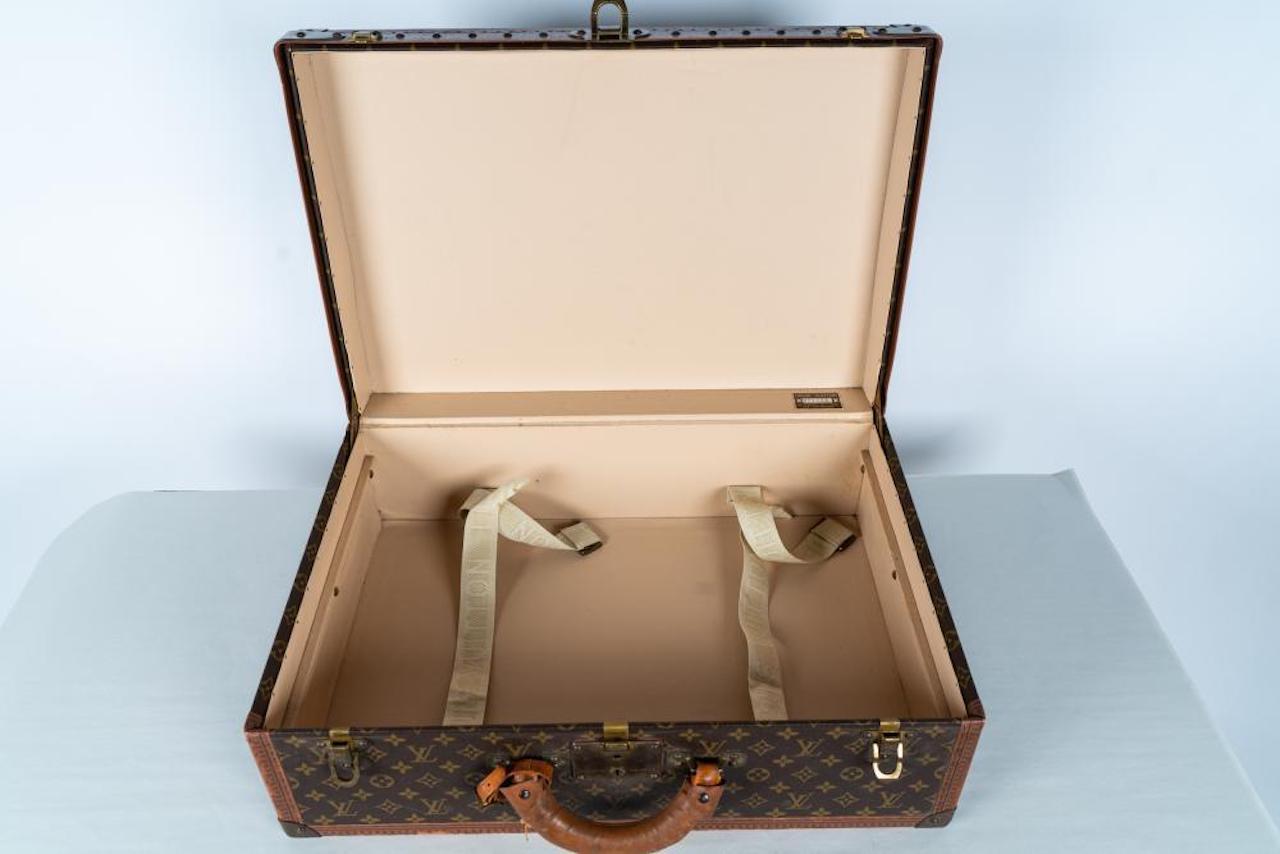 Zwei alte Louis Vuitton-Koffer im Angebot 2