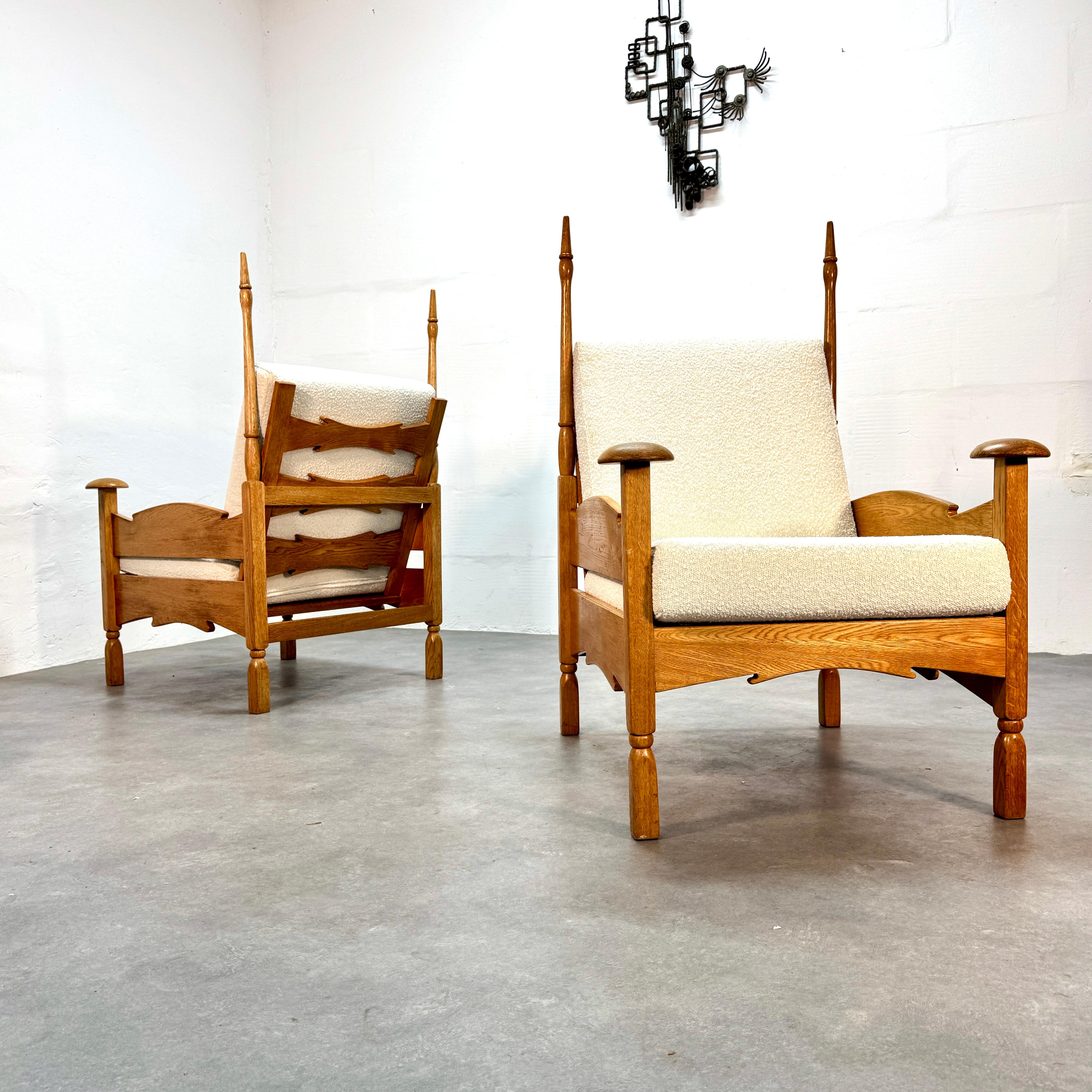 Pair of low-back 'Siegfried' Lounge Chairs in Solid Oak and freshly reupholstered with quality bouclé fabric by Abraham 'Bram' Sprij for 'Sprij Meubelen' Vlaardingen, The Netherlands 1960s

Unusual design, with sculptural details and pointy finials