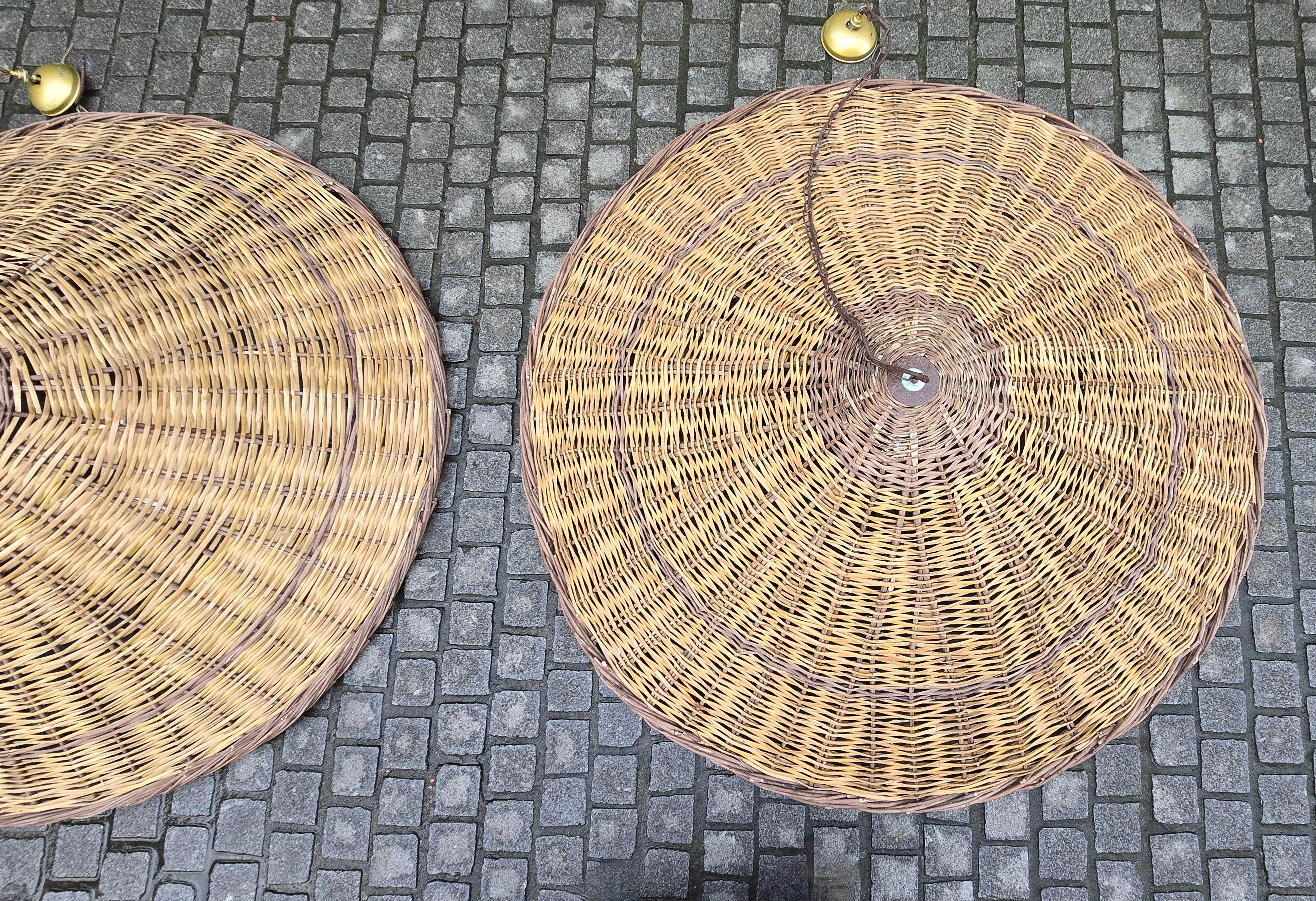 Due lampade a sospensione in rattan vintage di dimensioni XXL Ø 67 pollici in vendita 2