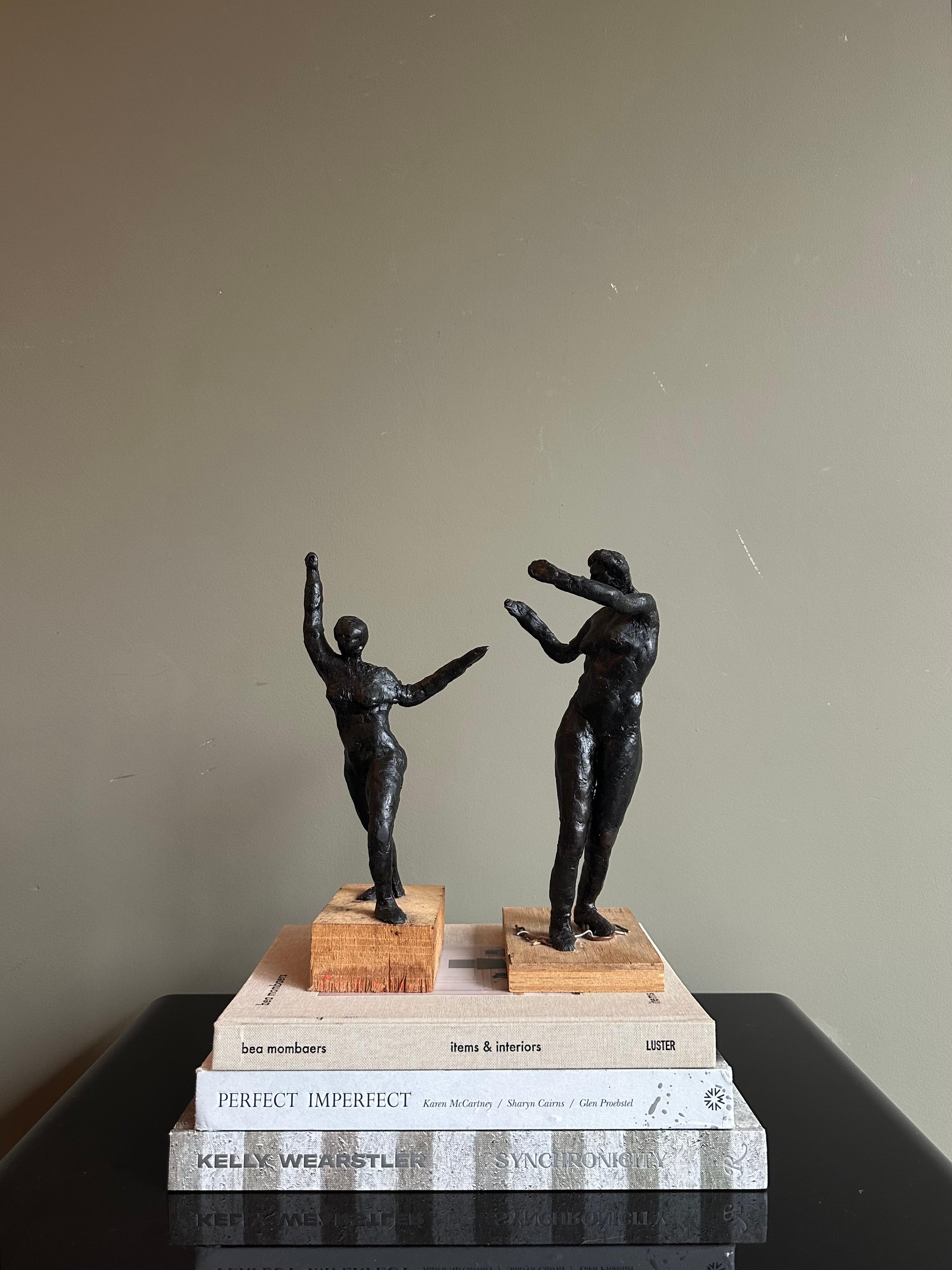 Two (2) figurines made out for metal wire with wax.
Standing on very simple wood standards.

Per piece

Height 30 cm
Width 14 cm
Depth 8 cm


In a good vintage condition,
