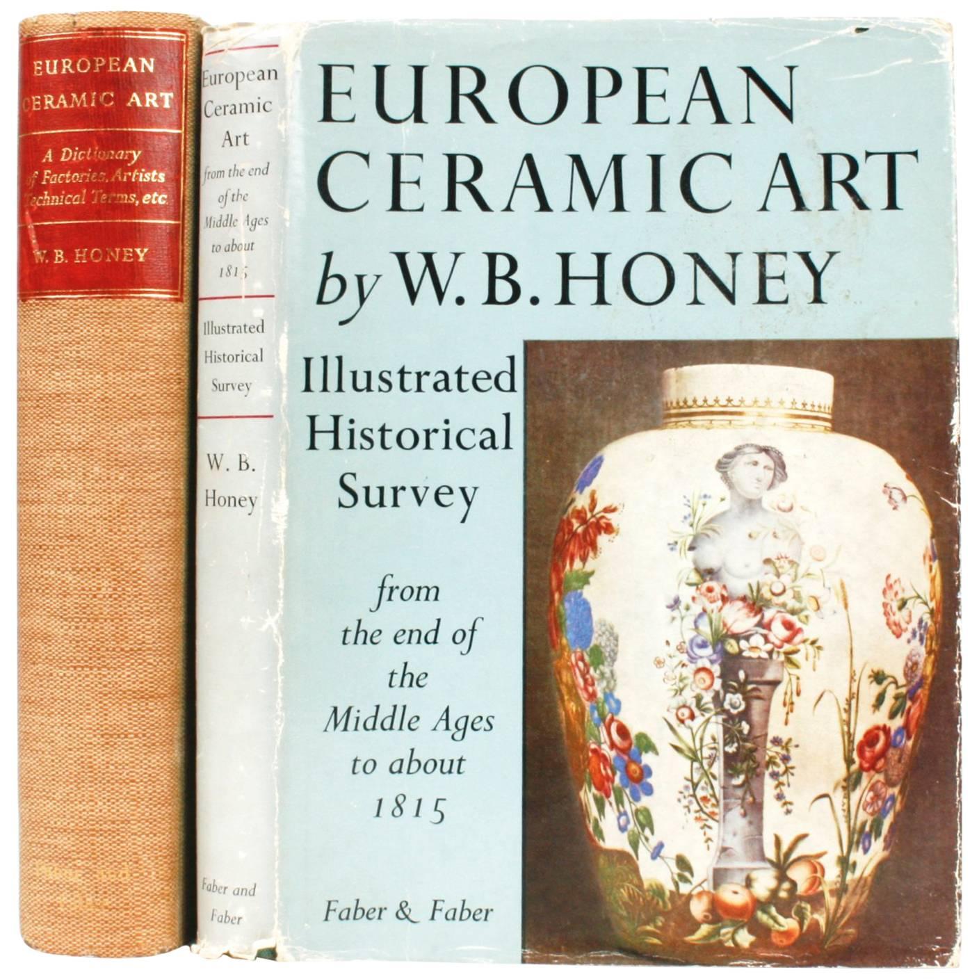 Ensemble de deux volumes sur l'art de la céramique européenne,  Paire de livres de 1st Ed