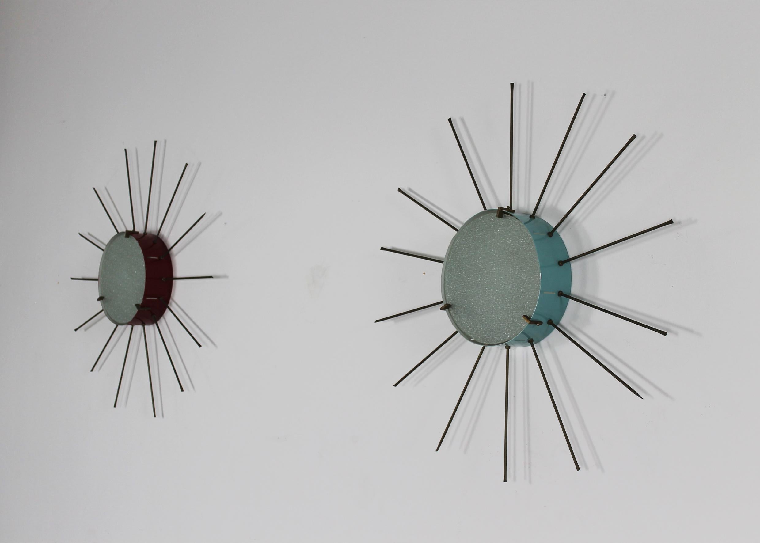 Mid-Century Modern Two Wall Lamps in Red and Blue Lacquered Metal and Glass by G.C.M.E. 1950s Italy For Sale