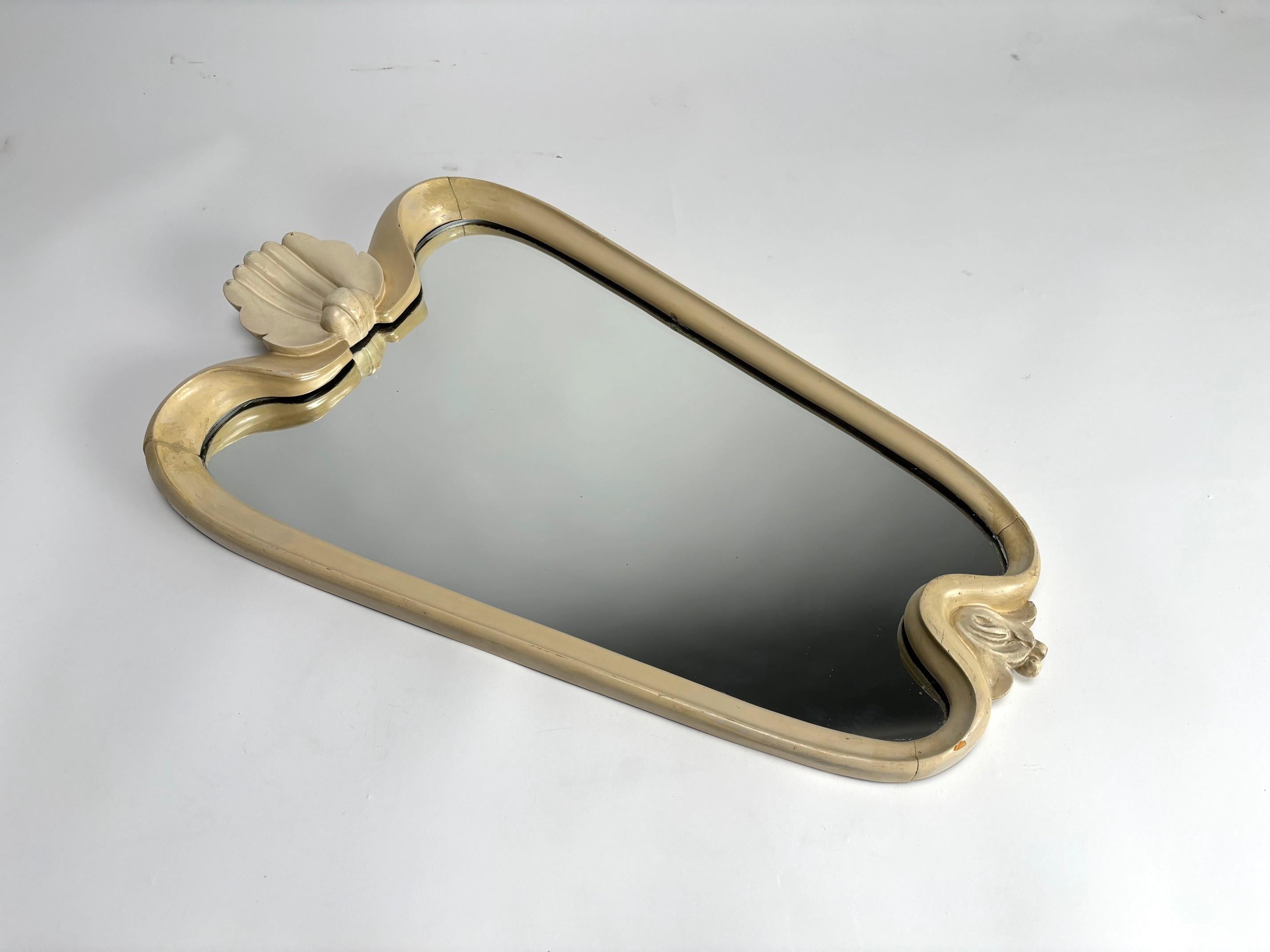 italien Deux miroirs muraux dans le style d'Osvaldo Borsani, Italie, années 1950 en vente