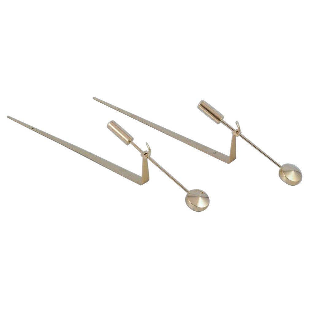Zwei wandmontierte Kerzenhalter aus Messing. Scultuna, Schweden. 21. C im Angebot