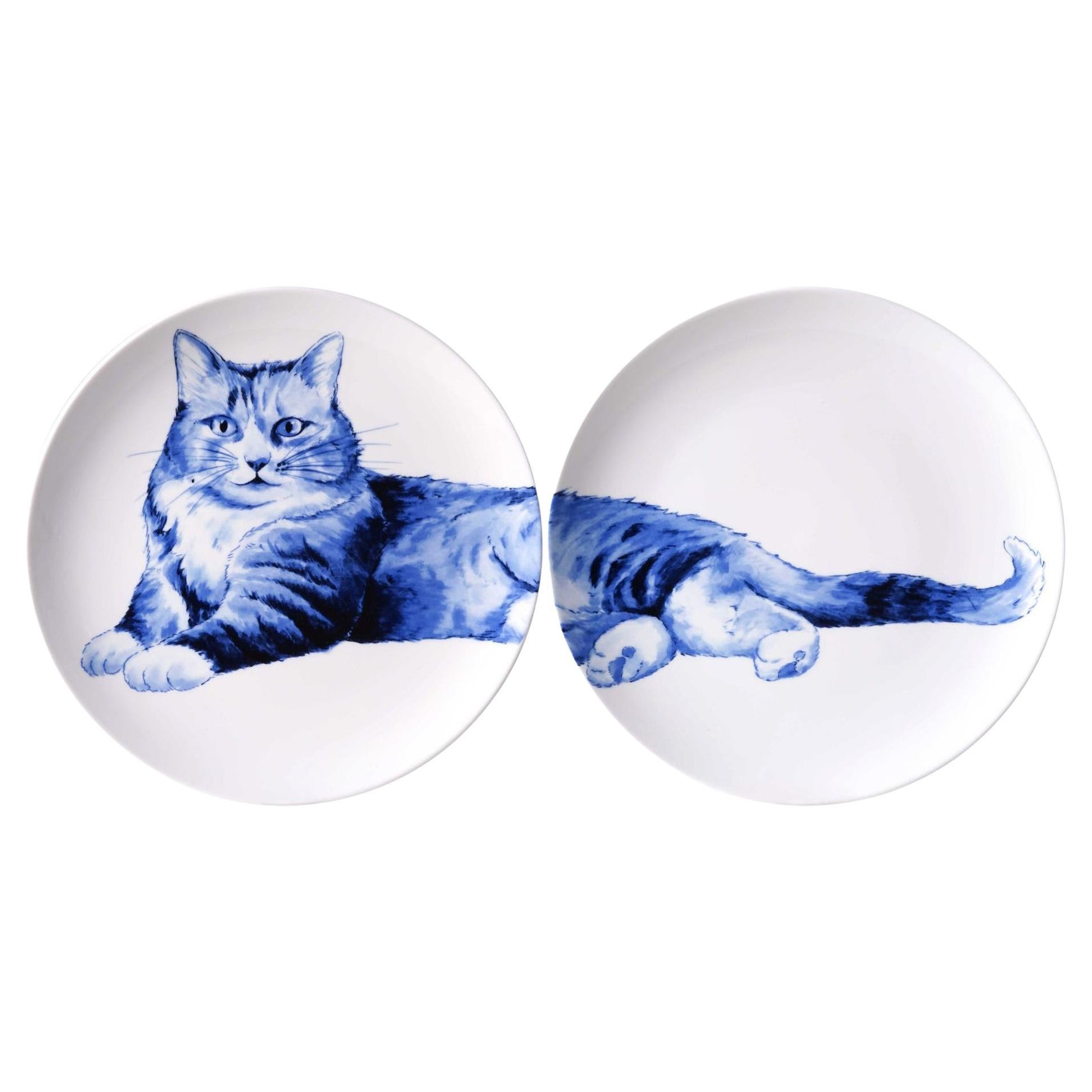 Two wall plates with a scene of a lazy cat For Sale