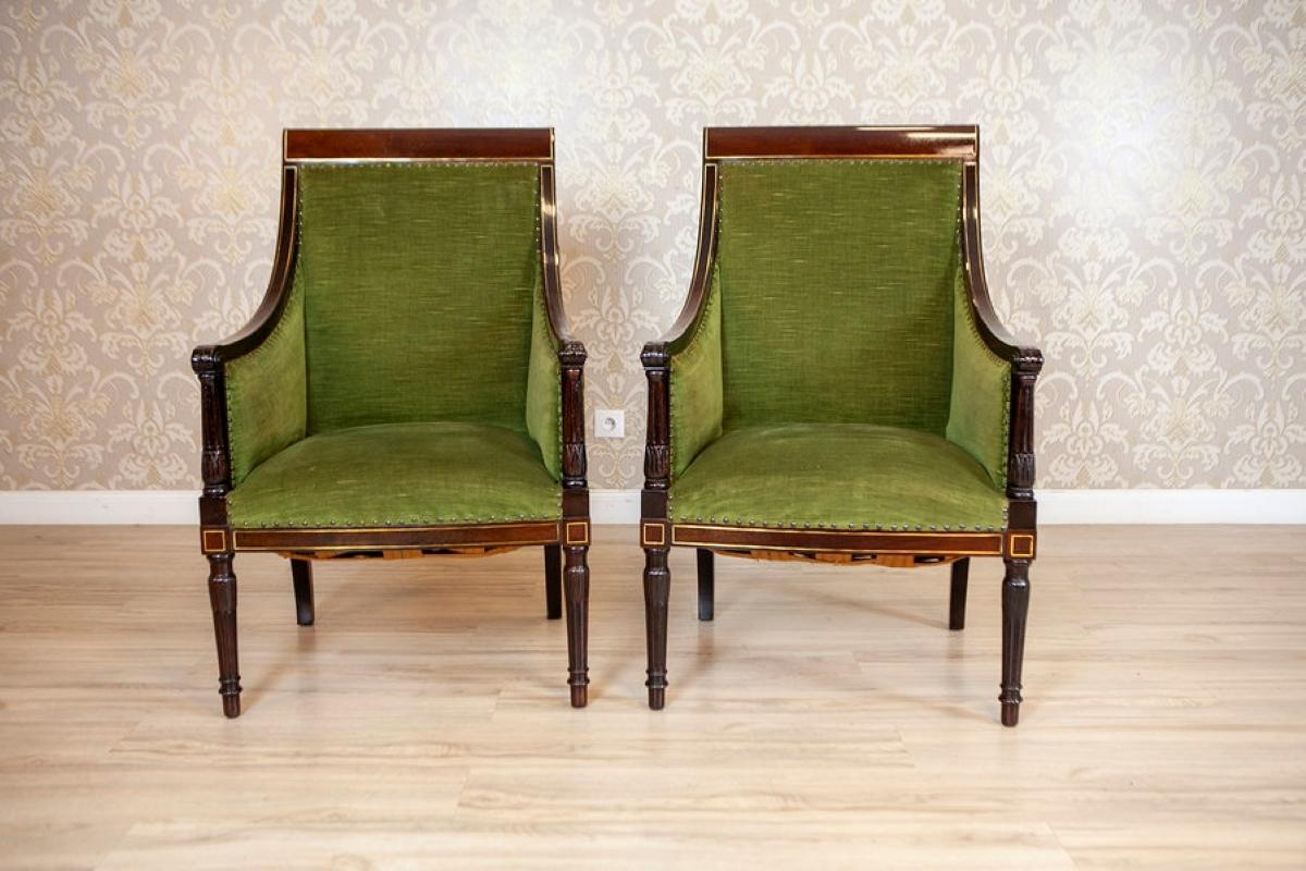 Dos Sillones De Nogal De Mediados Del Siglo. Siglo XX De Estilo Inglés Europeo en venta