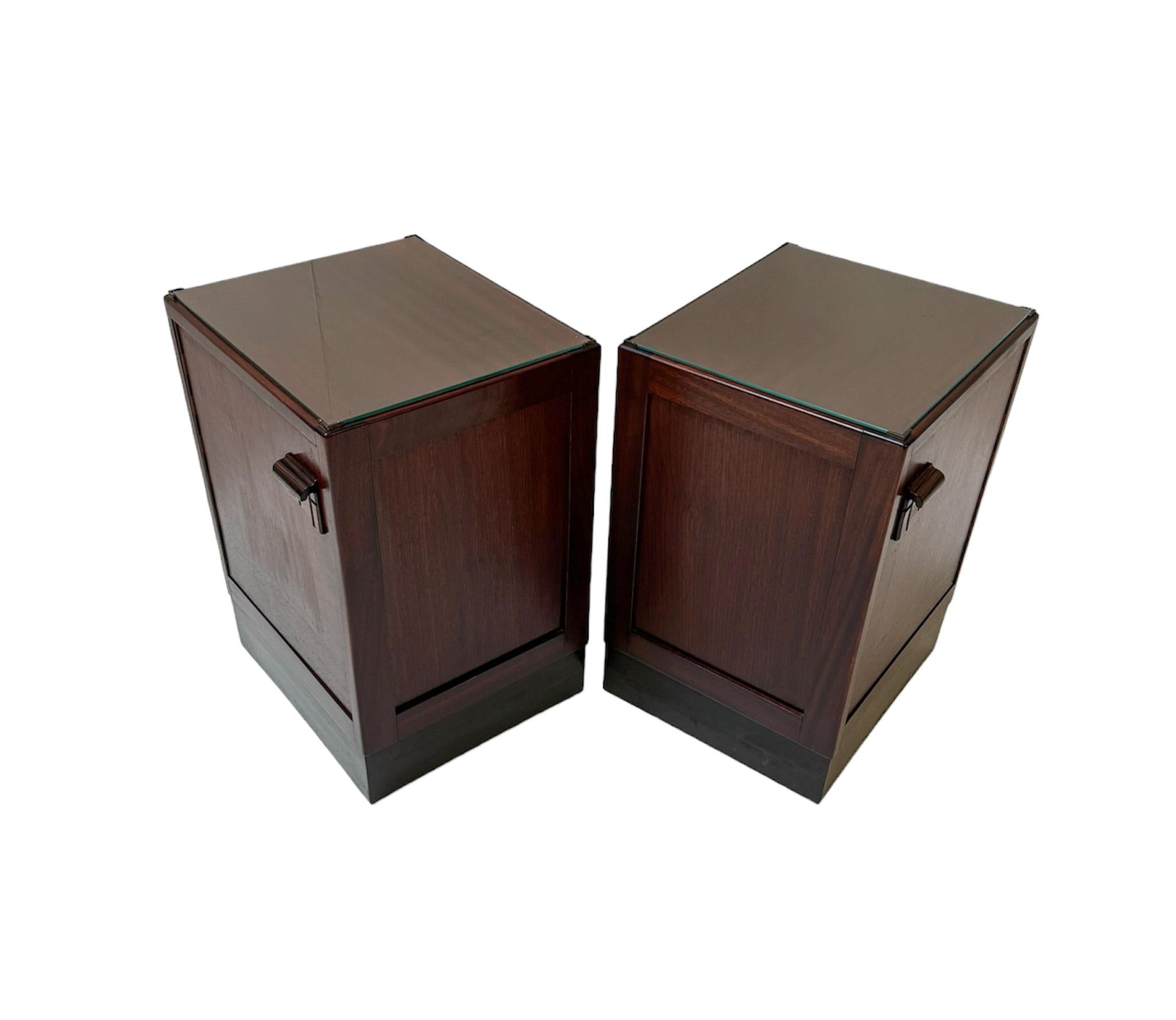 Two walnut Art Deco Amsterdamse School Nightstands or Bedside Tables, 1920s For Sale 2