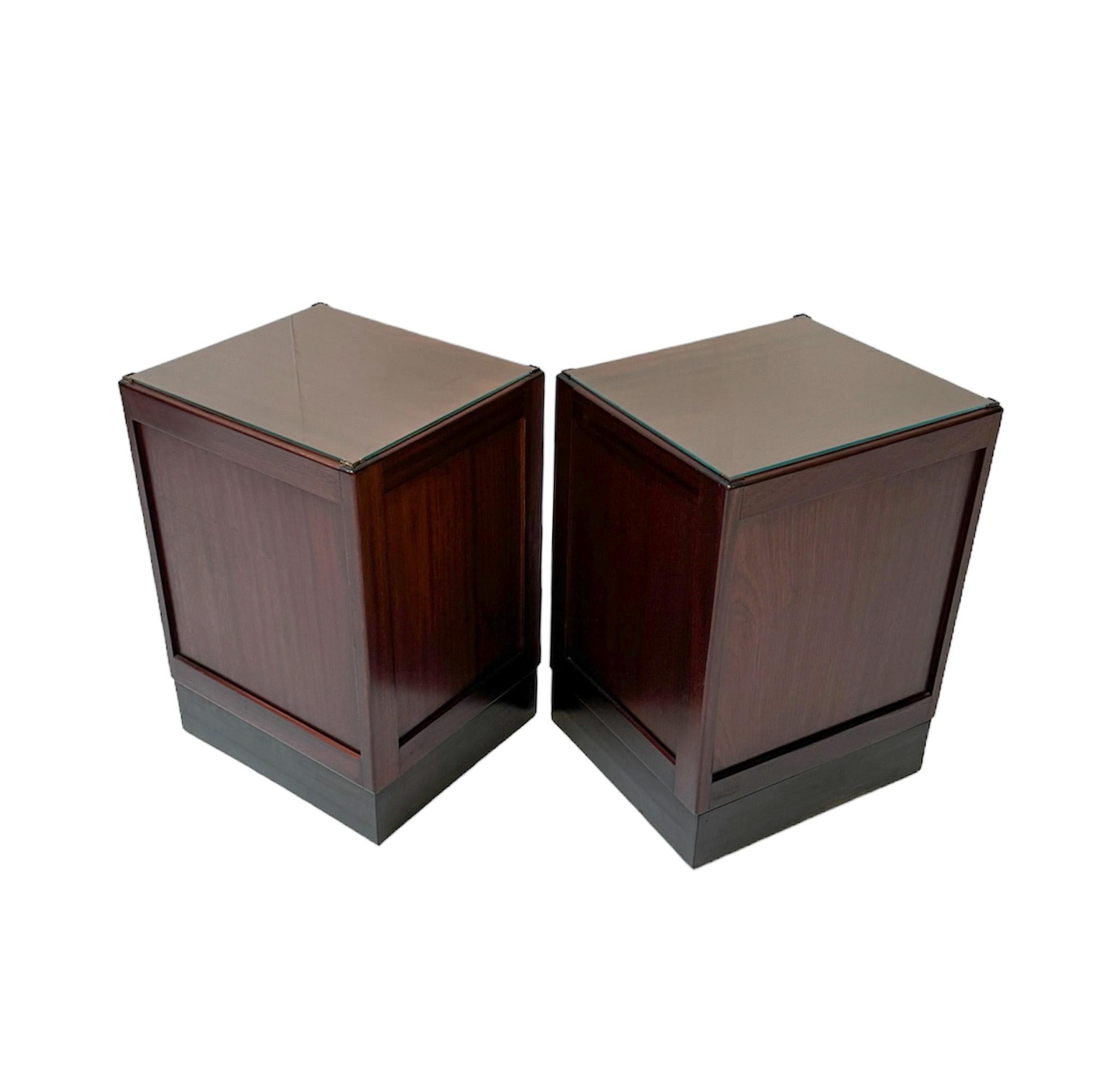 Two walnut Art Deco Amsterdamse School Nightstands or Bedside Tables, 1920s For Sale 3