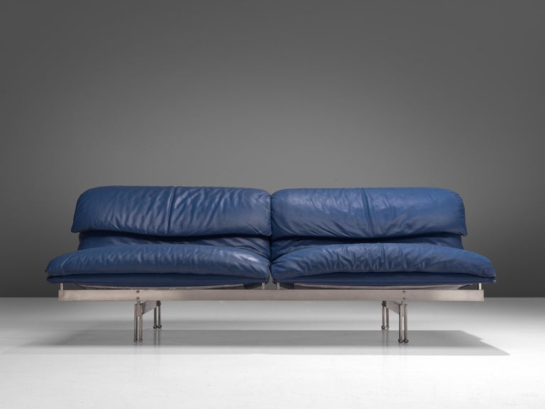 Giovanni Offredi for Saporiti Pair of 'Wave' Sofas in Sapphire Blue Leather  For Sale 3
