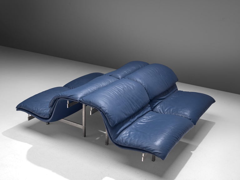 Giovanni Offredi for Saporiti Pair of 'Wave' Sofas in Sapphire Blue Leather  In Good Condition For Sale In Waalwijk, NL