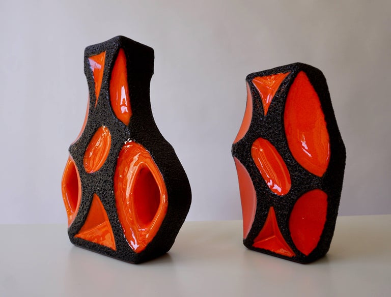 Two West German Roth Keramik Art Pottery 'Fat Lava' Guitar Vase In Excellent Condition For Sale In Antwerp, BE