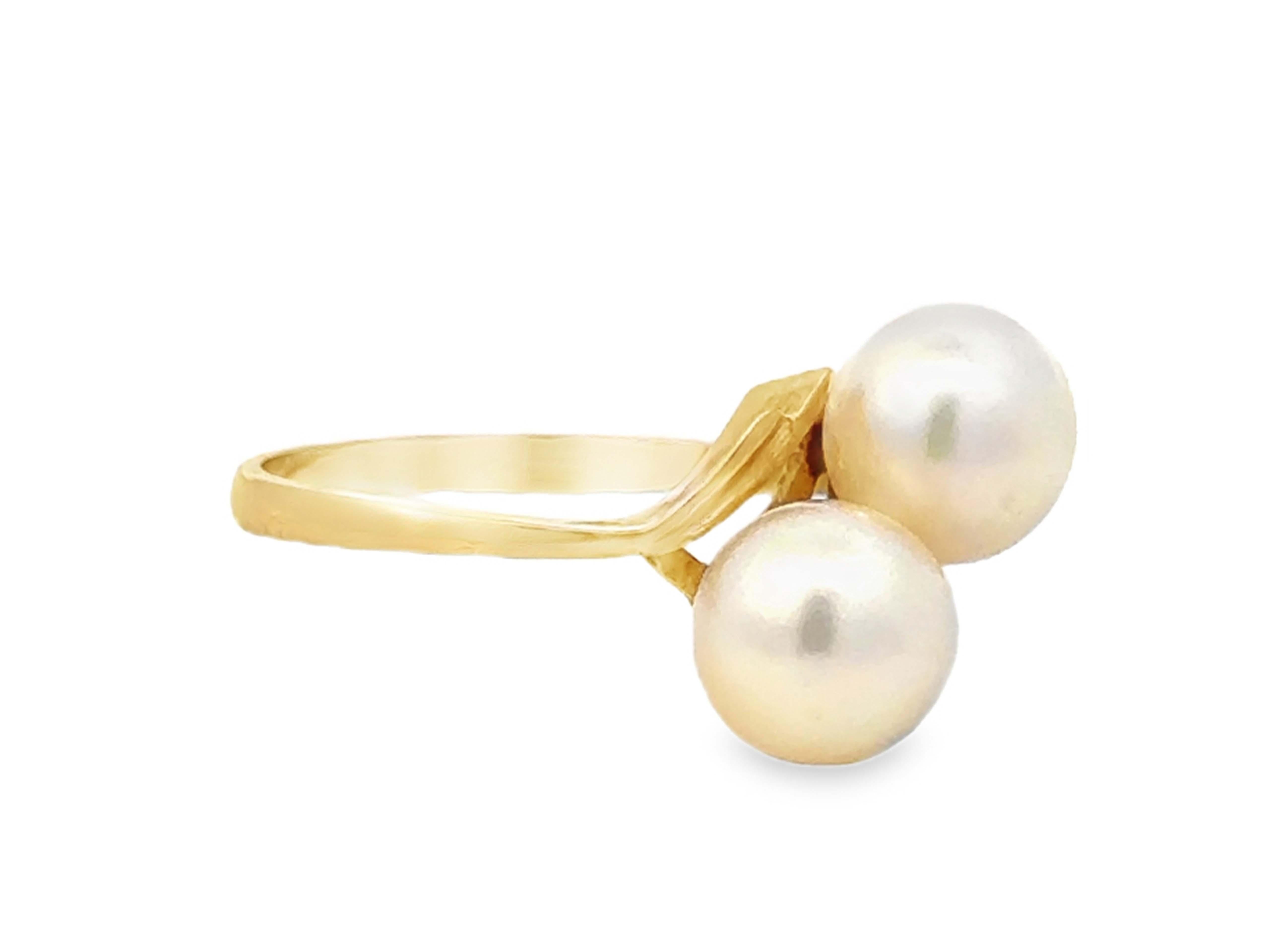Modern Two White Akoya Pearls Ring 18k Yellow Gold For Sale