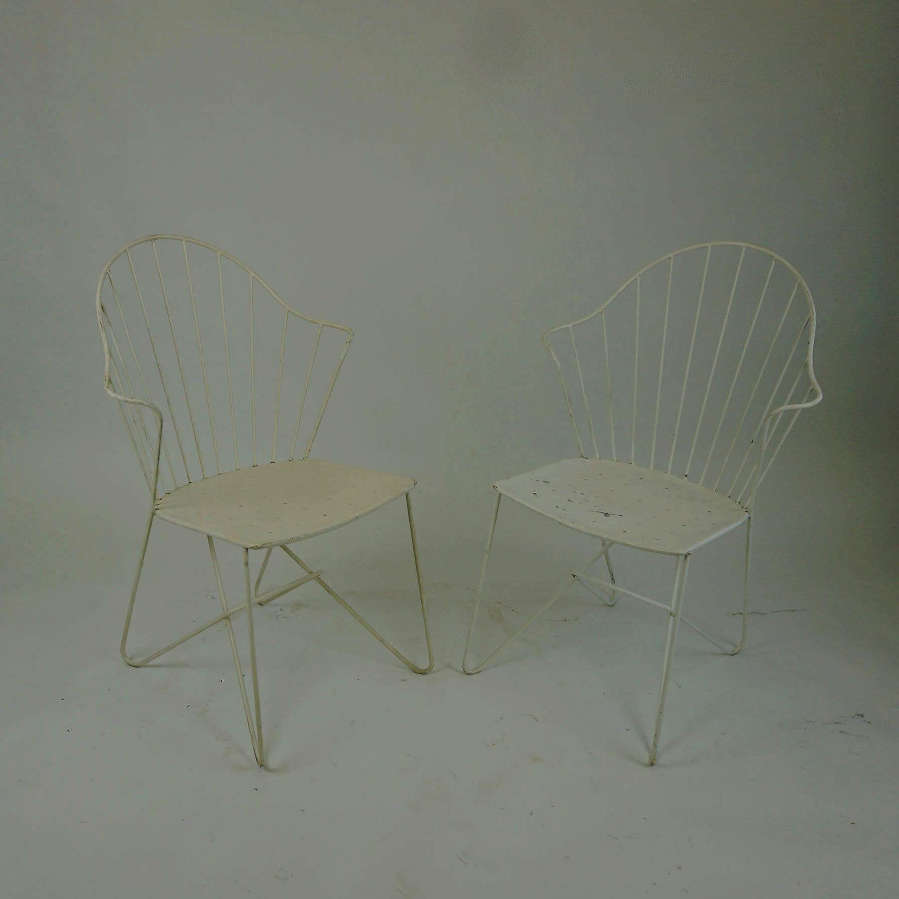 Mid-Century Modern Two white Austrian Midcentury Wire Sonett Astoria Chairs