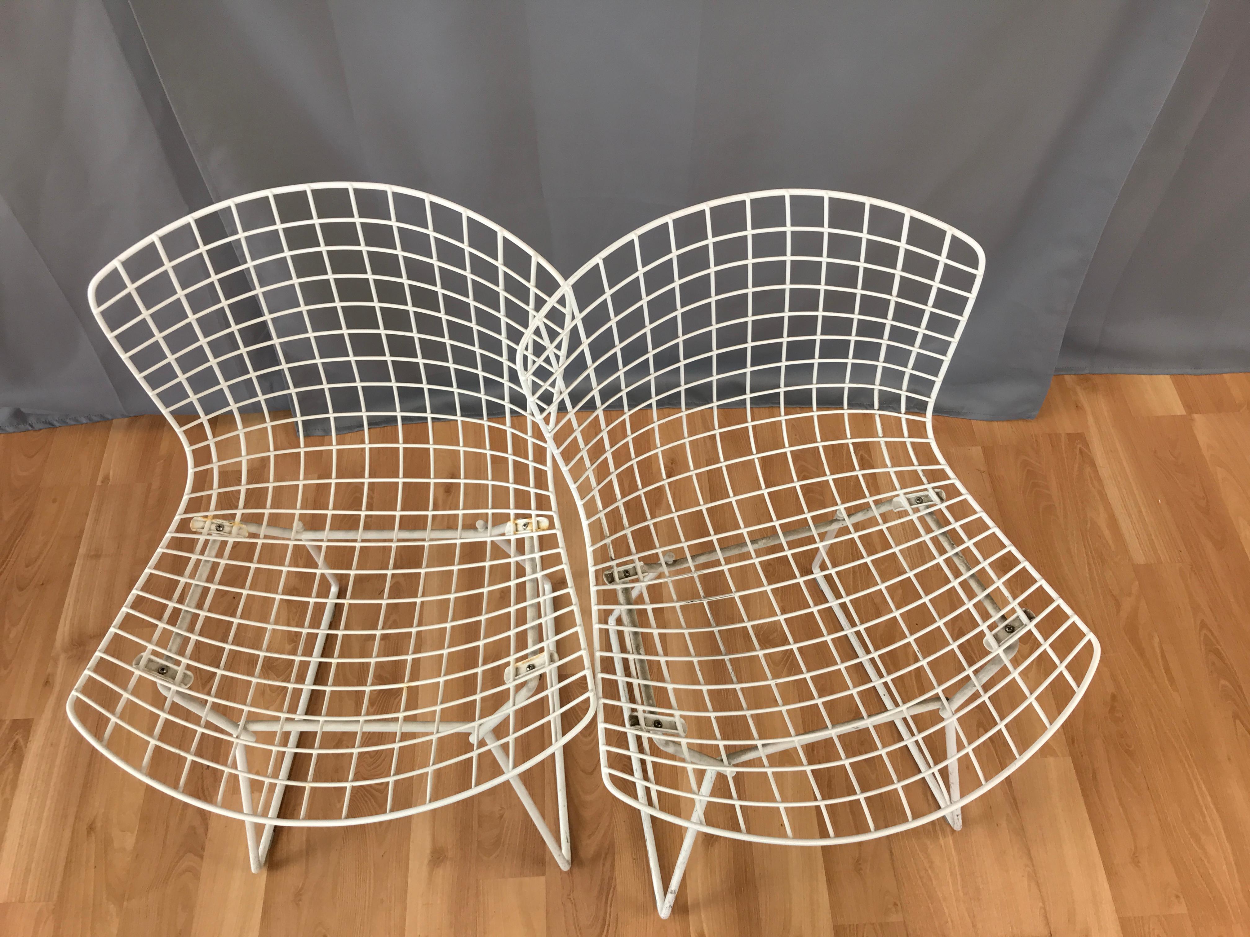 Two White Bertoia Side Chairs for Knoll For Sale 6