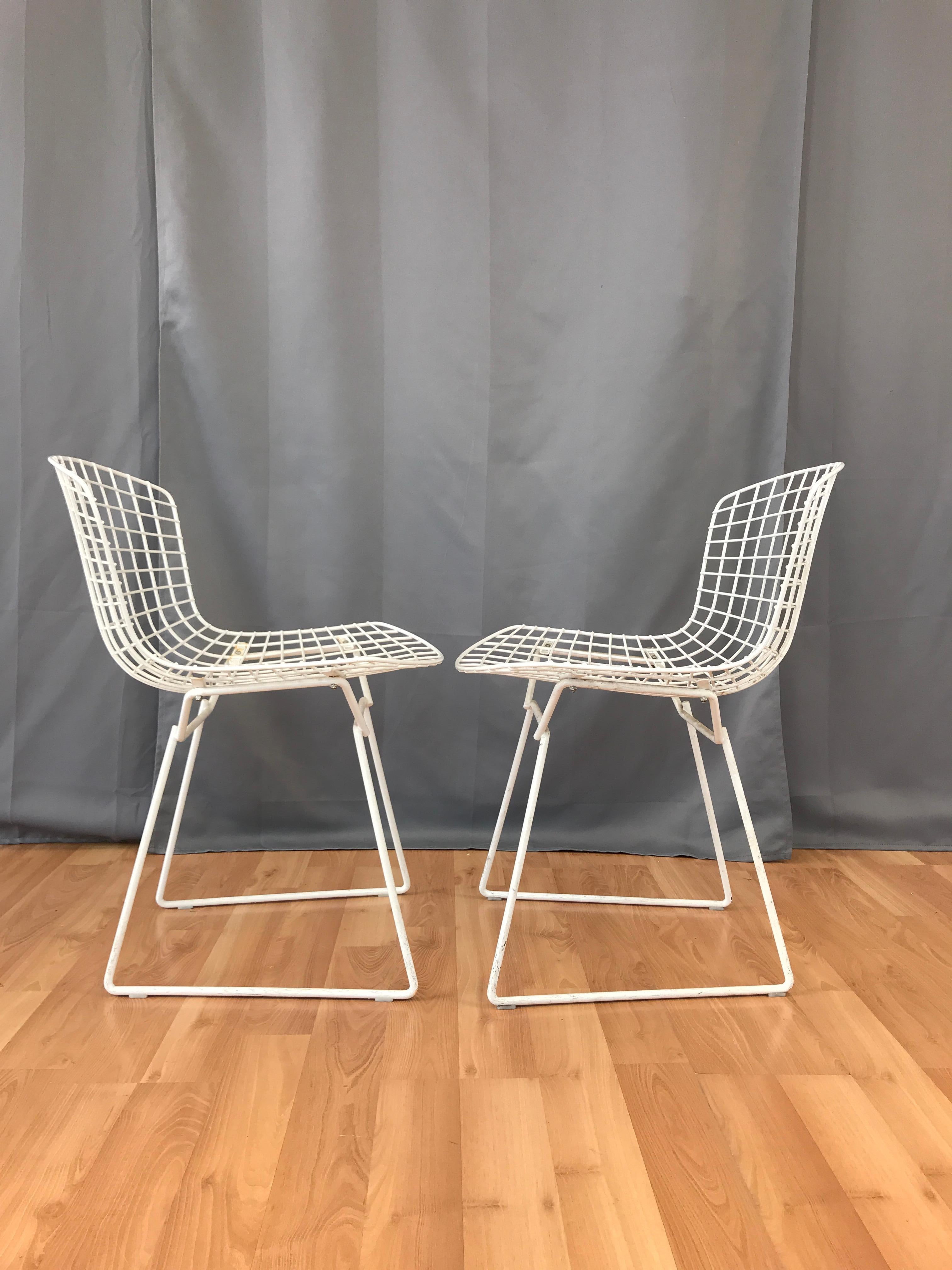 Late 20th Century Two White Bertoia Side Chairs for Knoll For Sale