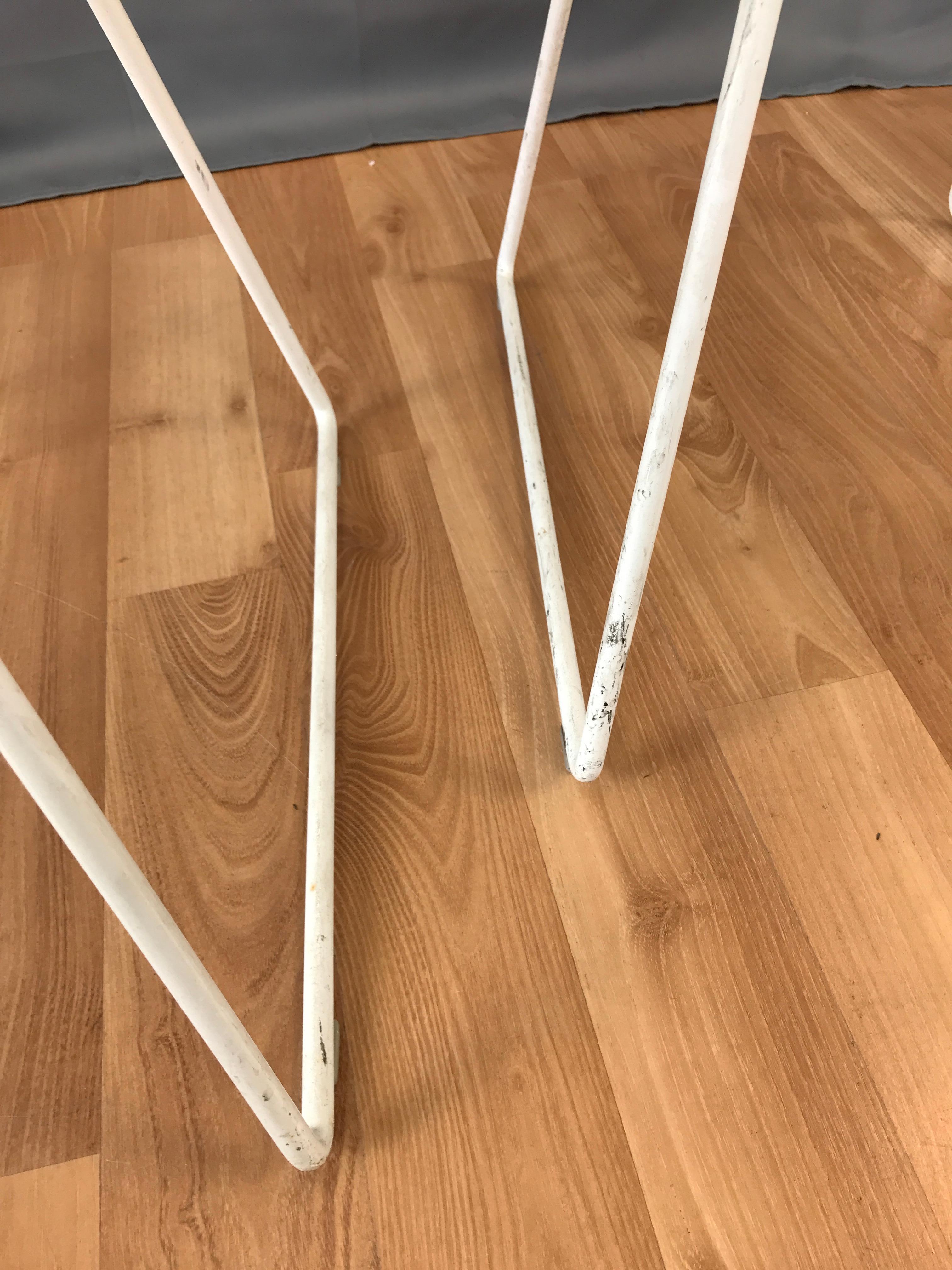 Two White Bertoia Side Chairs for Knoll For Sale 3