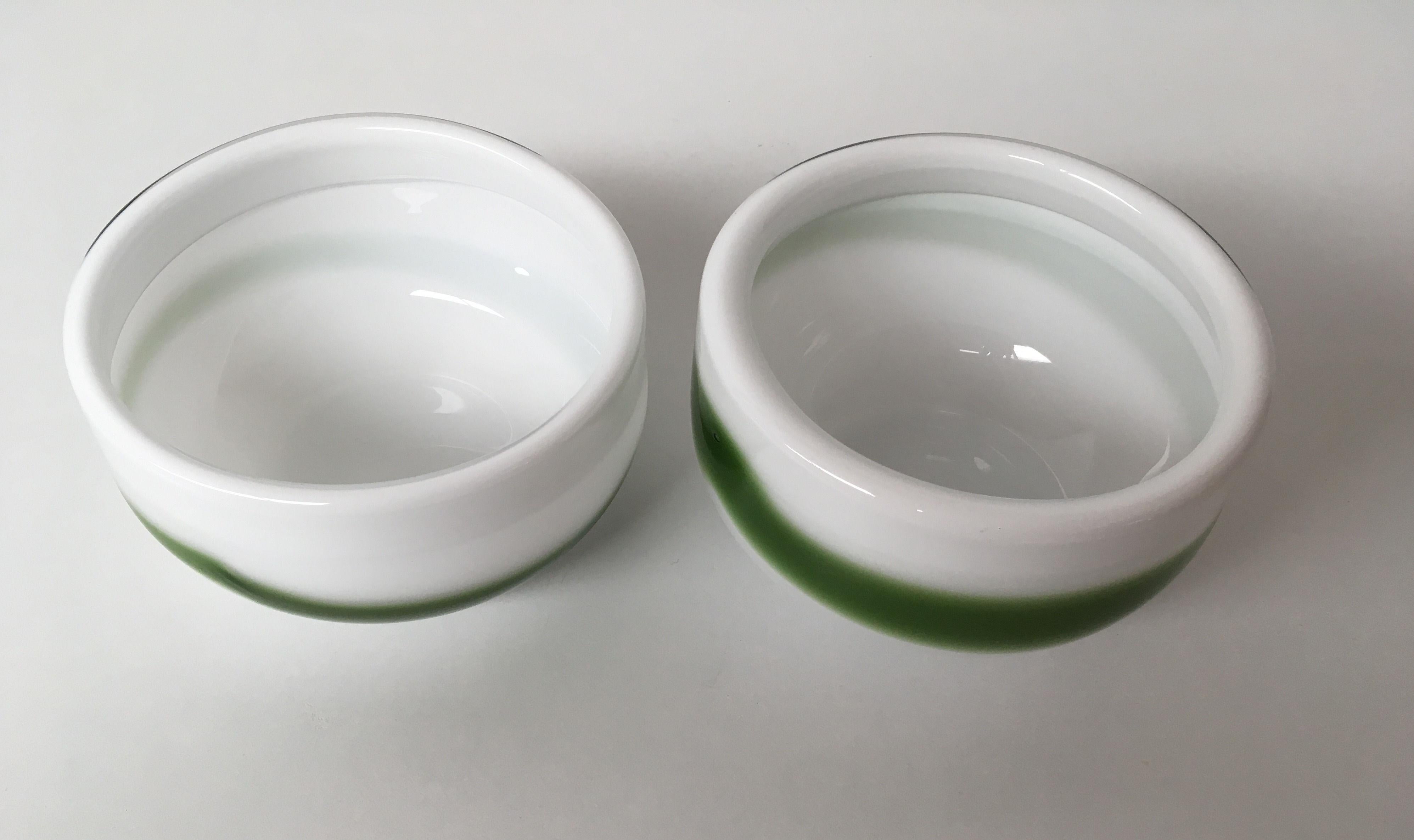 1970sTwo White Danish Handblown Glass Bowls by Michael Bang for Holmegaard In Good Condition For Sale In Knebel, DK