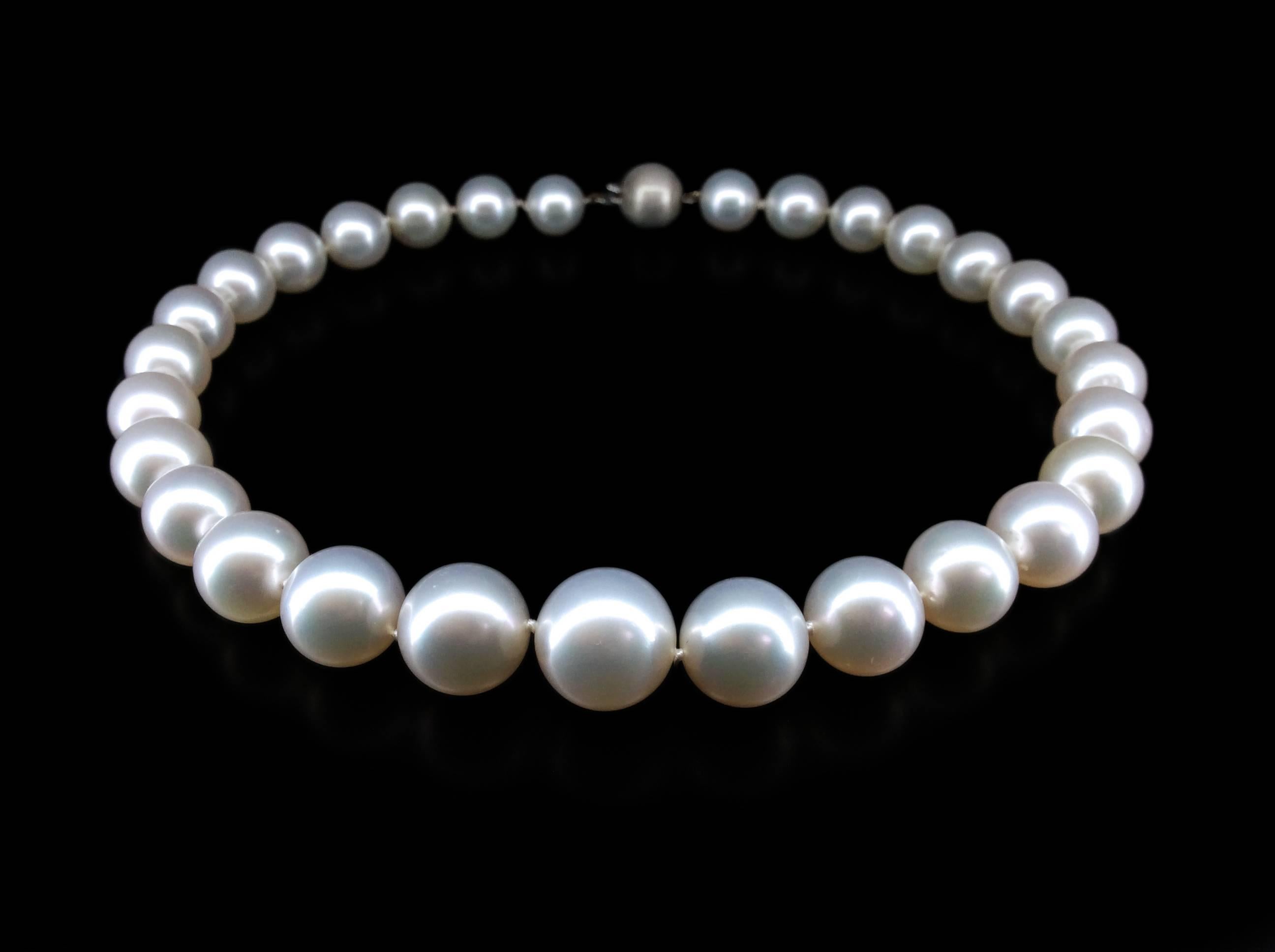 Two White South Sea Pearl Necklaces In New Condition In Carmel, CA