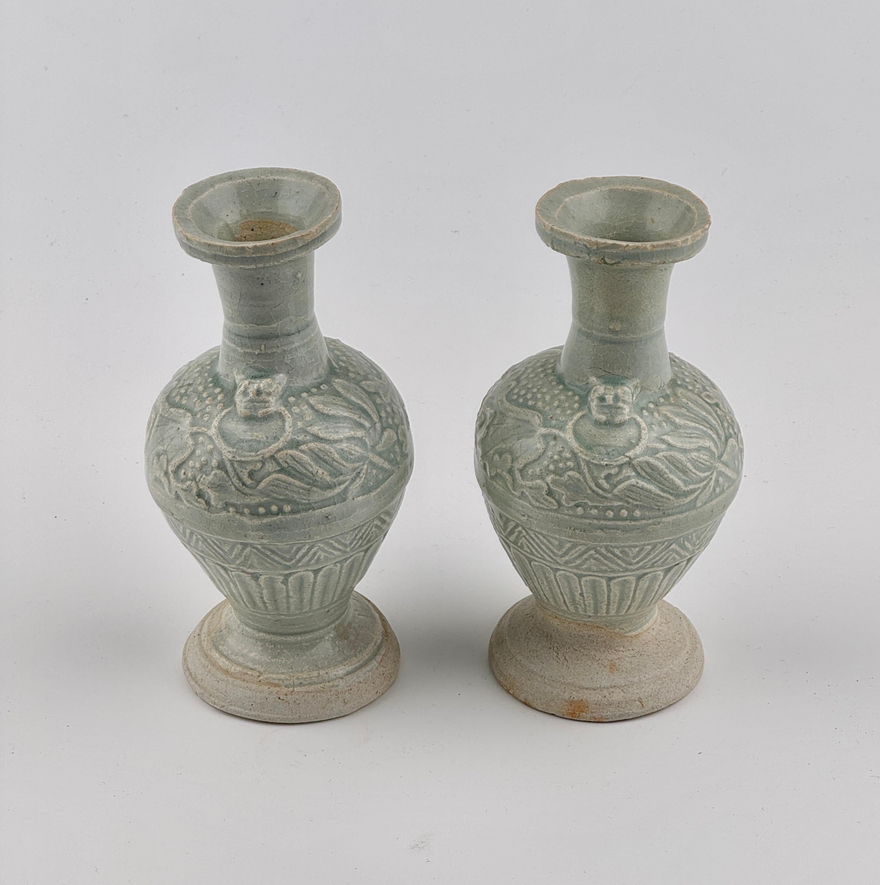 Two white ware vases with flower design, Yuan Dynasty, 14th century For Sale 3