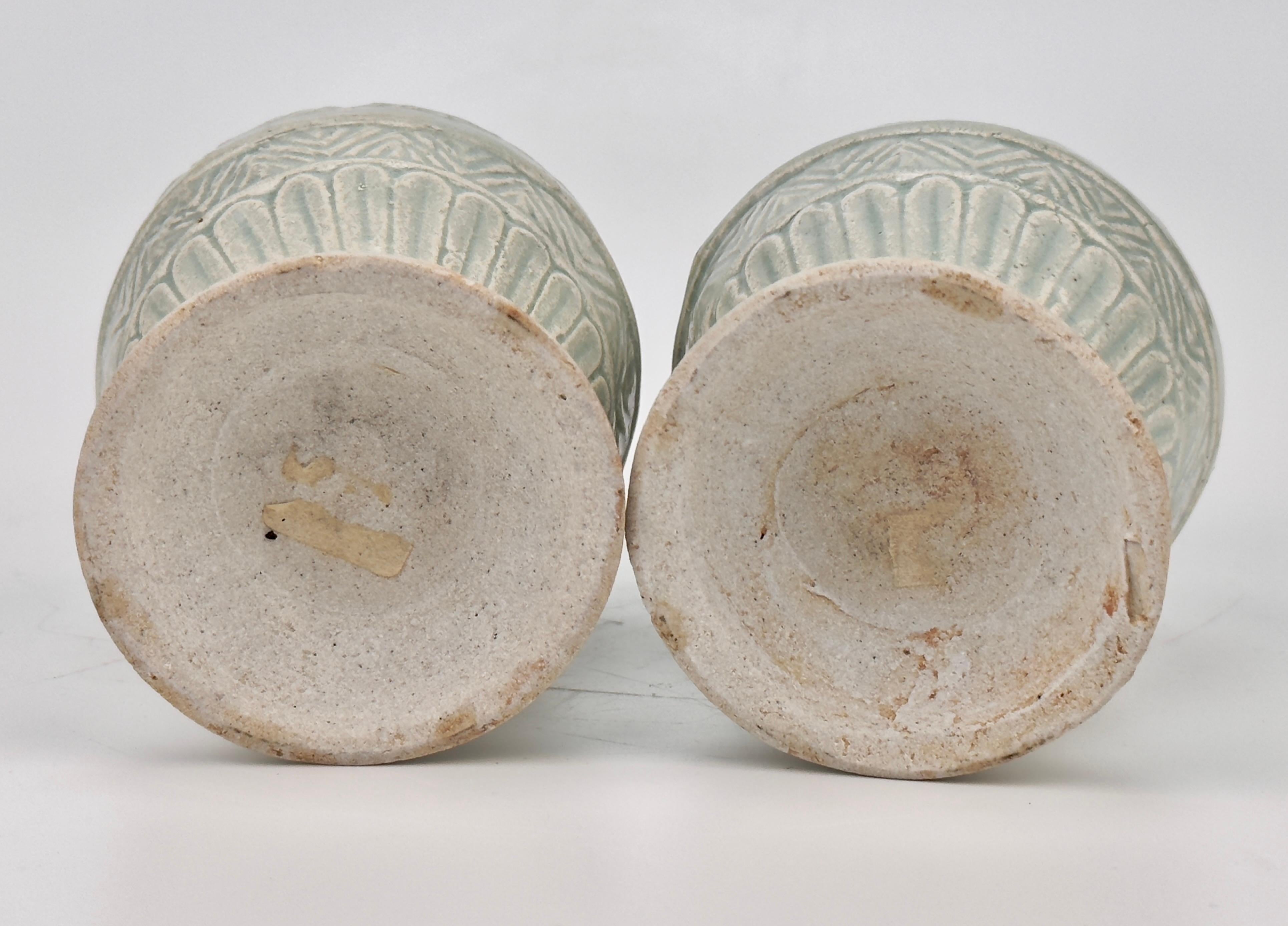 Two white ware vases with flower design, Yuan Dynasty, 14th century For Sale 3