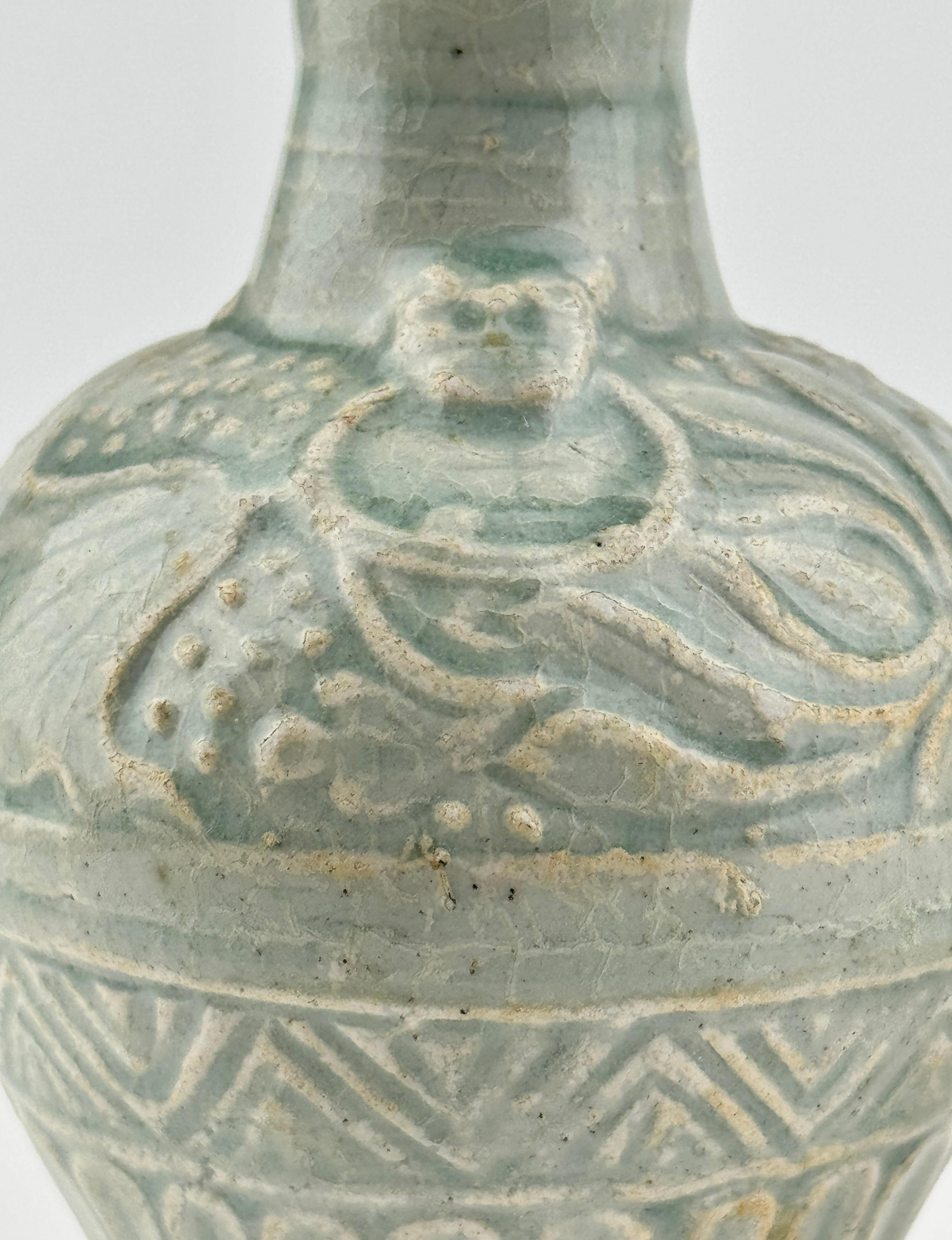 Two white ware vases with flower design, Yuan Dynasty, 14th century For Sale 7
