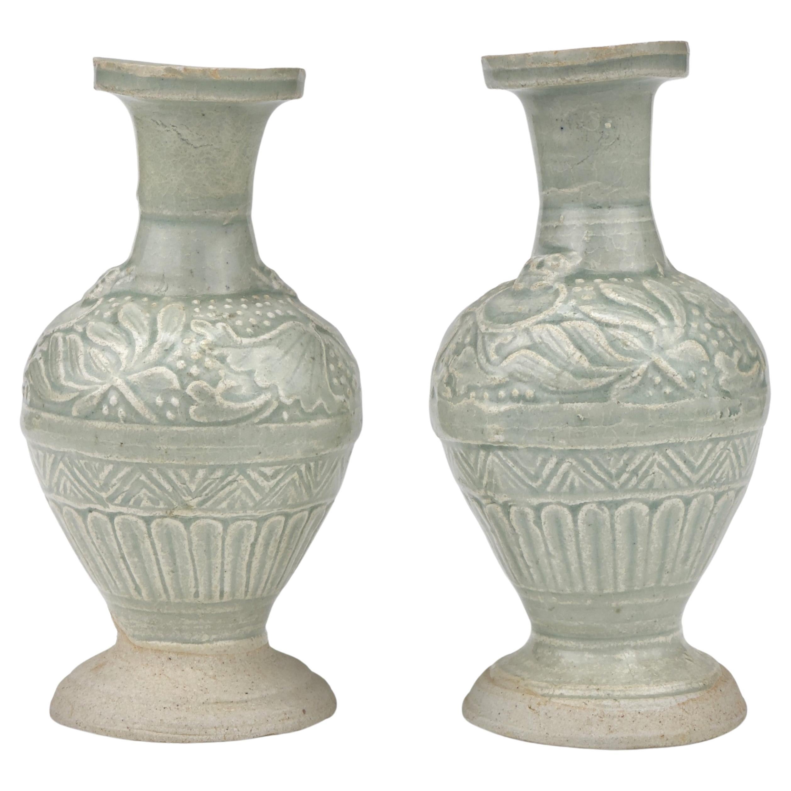 Two white ware vases with flower design, Yuan Dynasty, 14th century For Sale