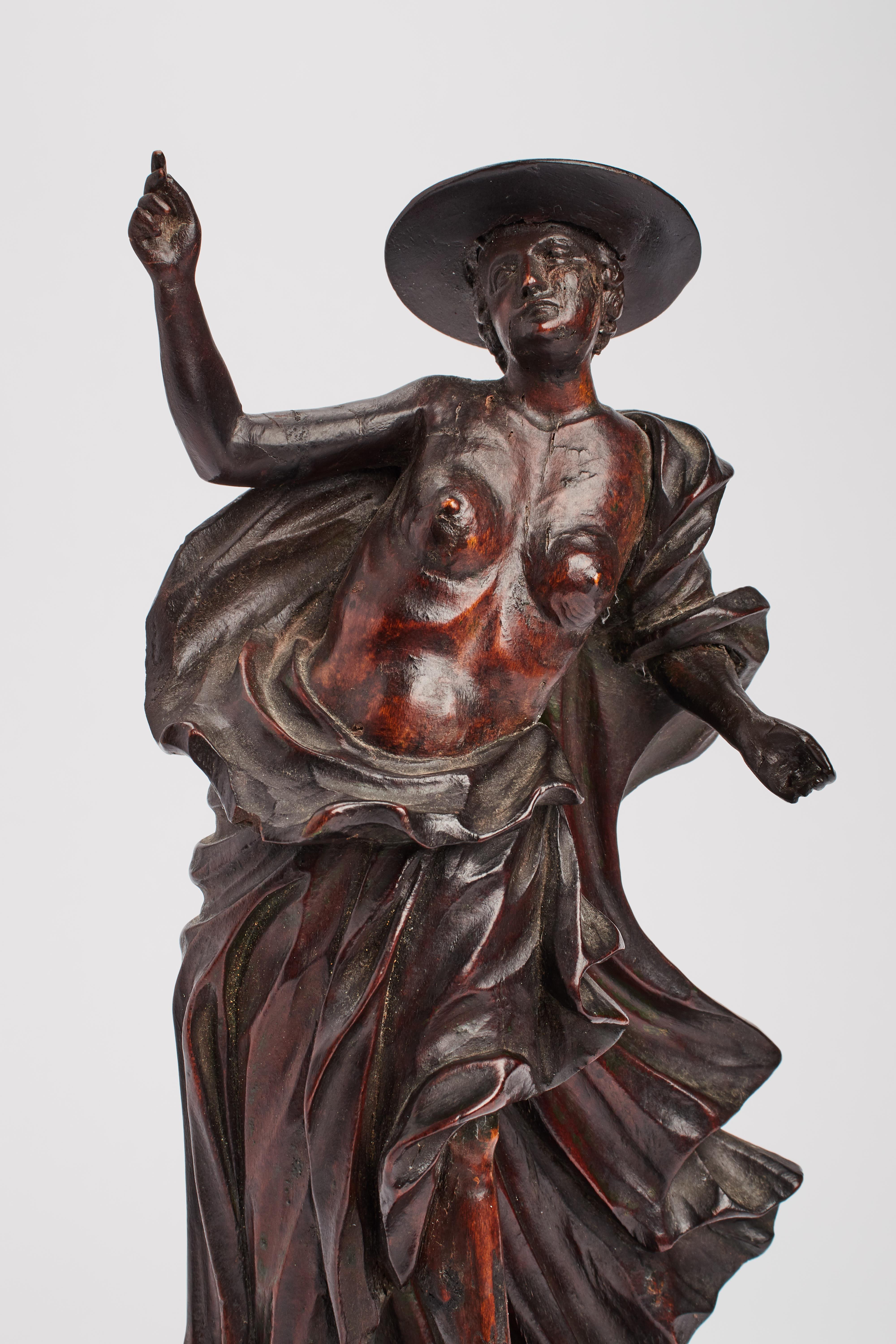 Legno Due sculture in legno raffiguranti un vescovo e un cardinale, Venezia 1730. in vendita