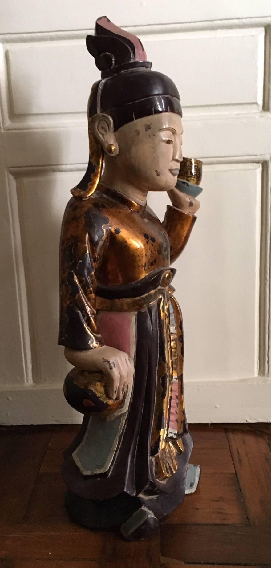 Two Wooden Sculptures of Worshipers, Vietnam In Good Condition For Sale In Paris, ile de france