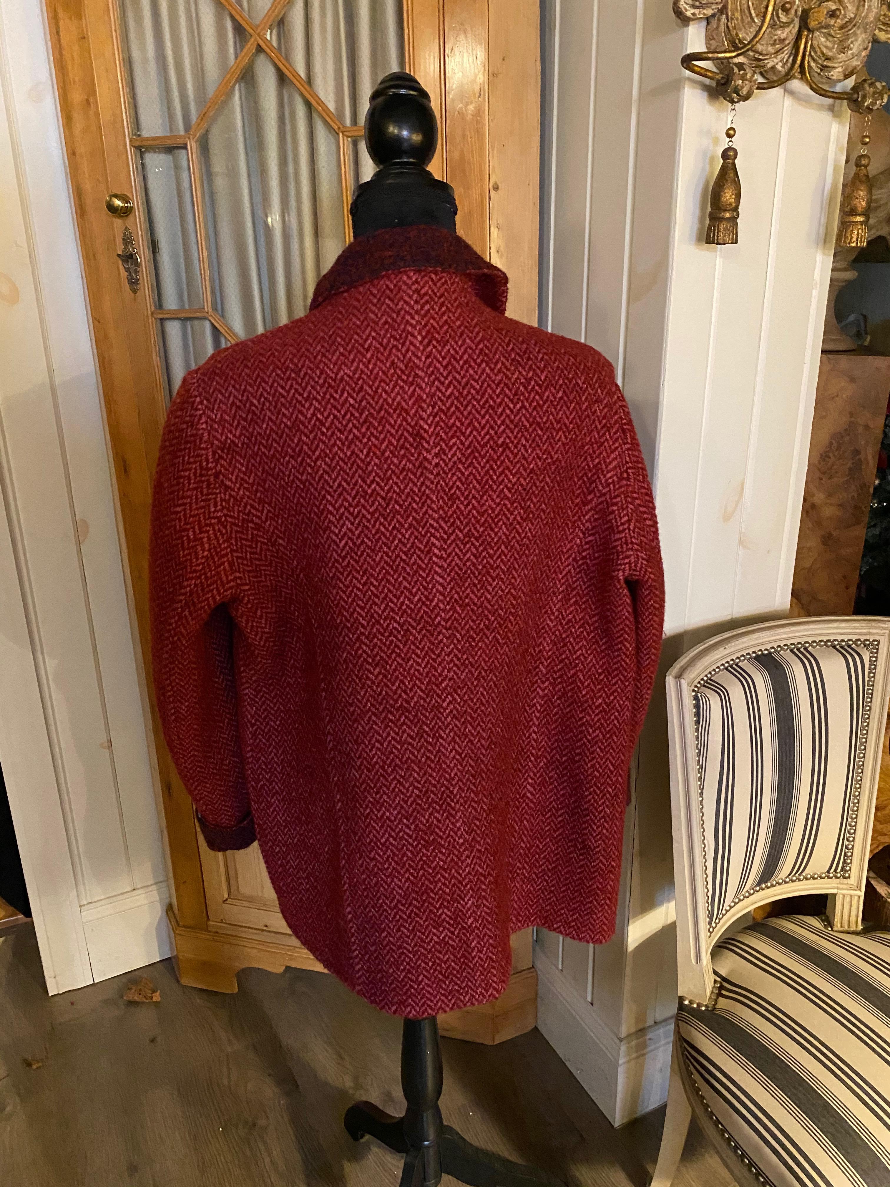 Two Wool/Cashmer Designer Jacketse Blue Houndstooth, Deep Red Reversible Jacket. For Sale 7