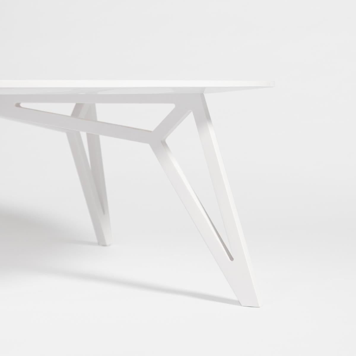 TXT L- 21st century modern quartz stone coffee and side table in white snow

The TXT coffee table is an object that reflects the main concepts of the brand, by texturizing the surface with an exclusive pattern derived from the conceptual