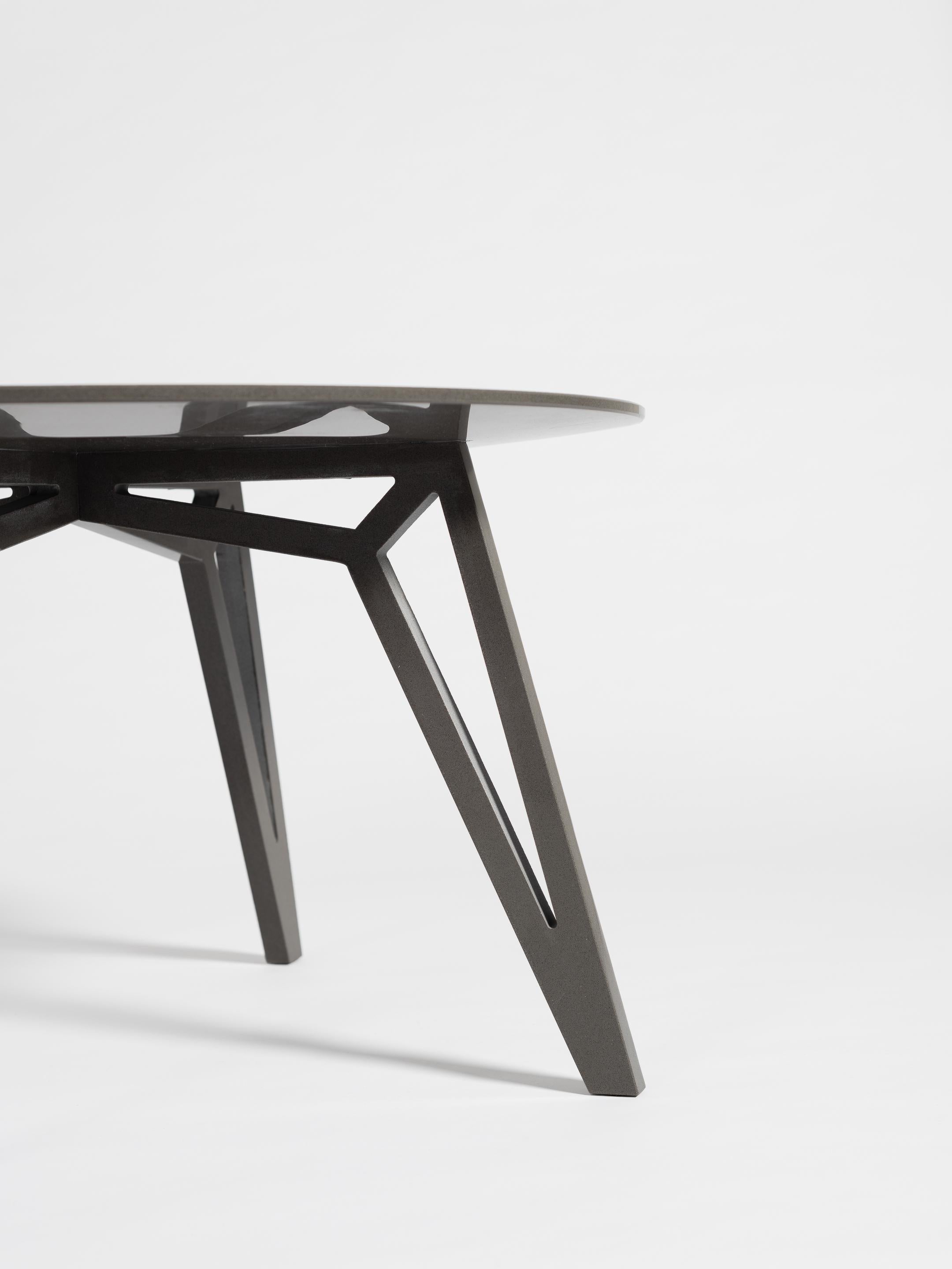 Européen Table basse et table d'appoint TXT M- 21e siècle moderne en pierre de quartz et graphite en vente