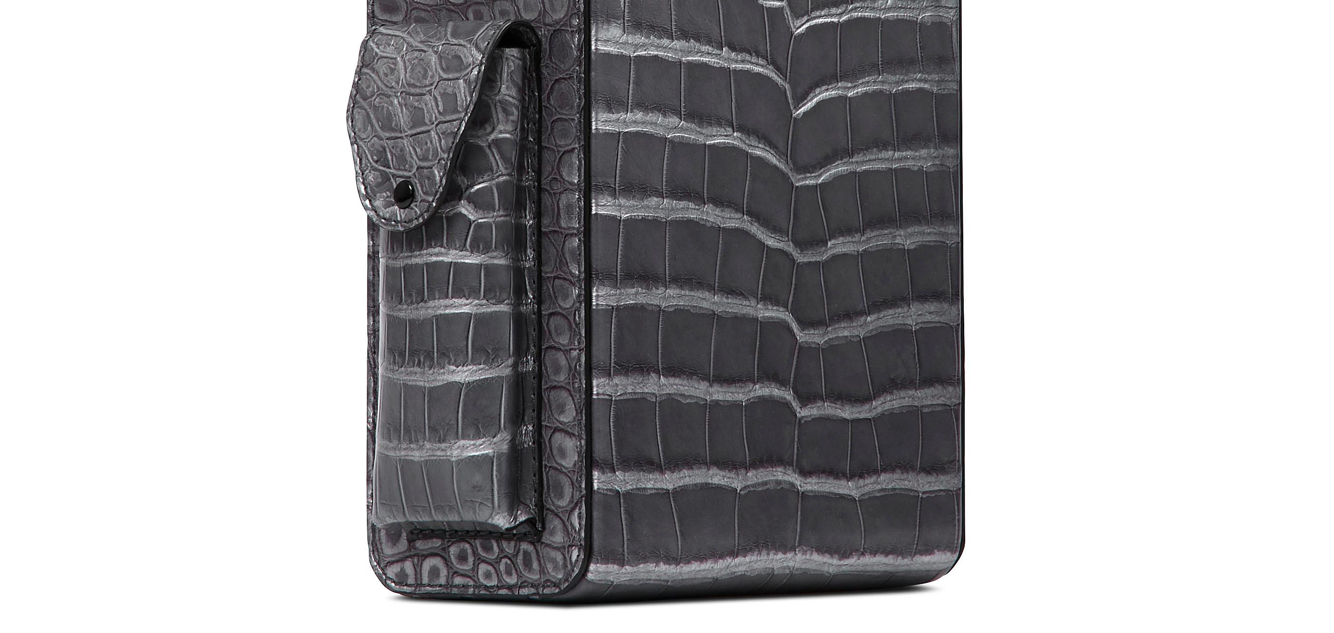 TYLER ELLIS Dennis Wine Bag Grey Metallic Alligator Gunmetal Hardware In New Condition In Los Angeles, CA