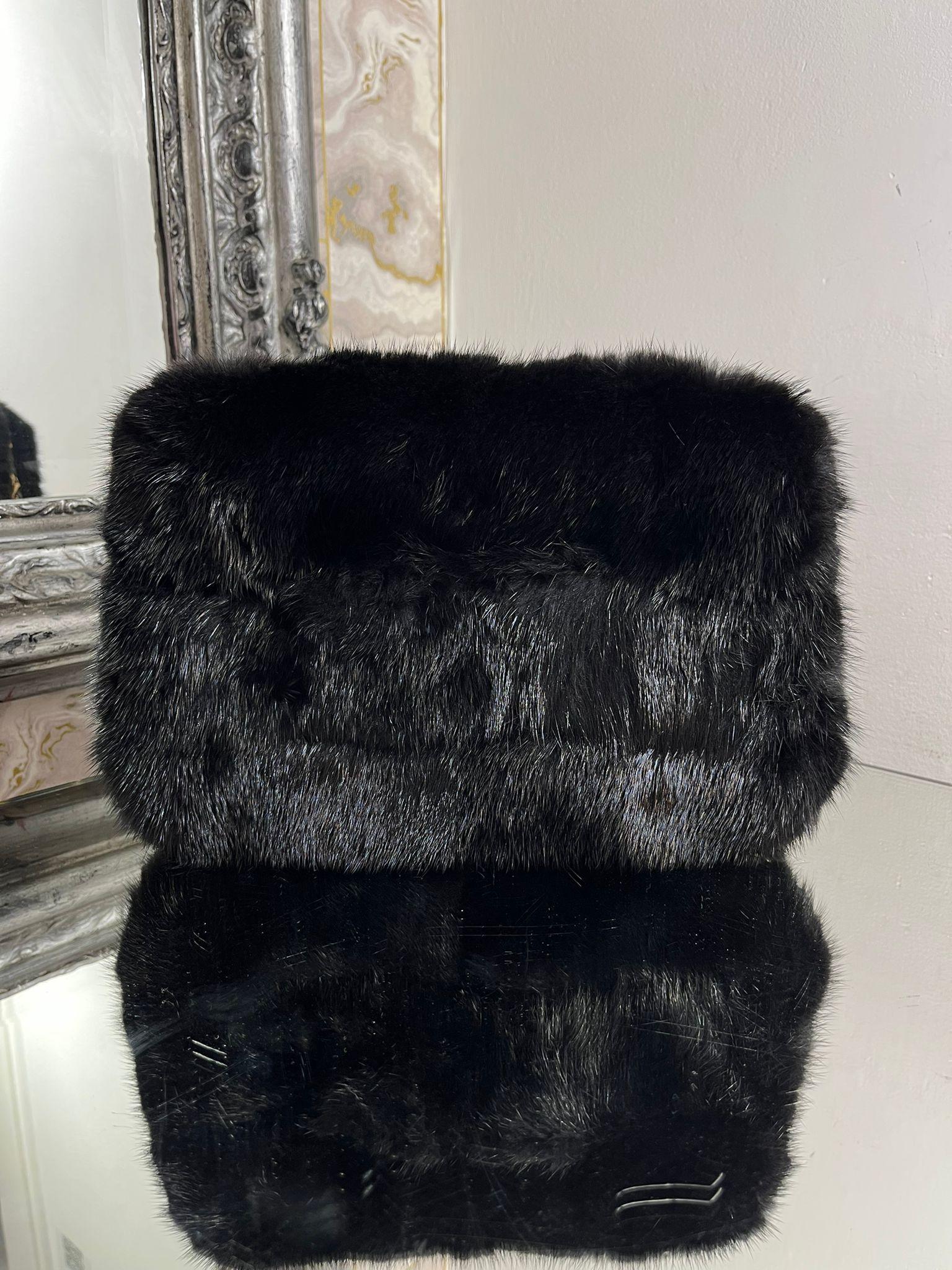 Tyler Ellis Mink Fur Clutch Bag With Leather & Chain Strap In Excellent Condition For Sale In London, GB