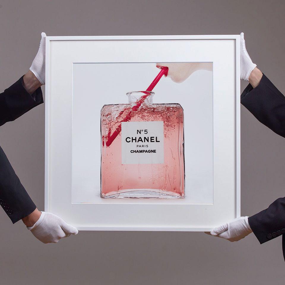 Boucliers Tyler - Champagne Chanel - Indulgence - Photograph de Tyler Shields