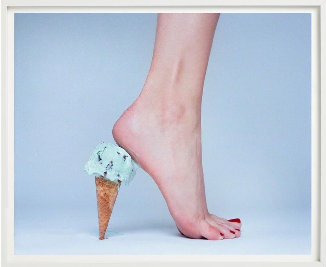 Eiscremefarbene Heels, Kunstfotografie im Angebot 3