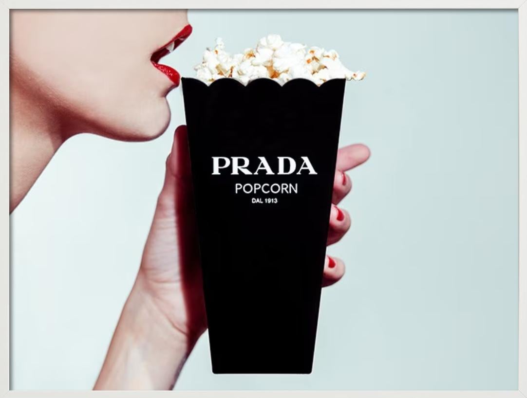 Prada Popcorn, Palomitas rellenas en una bolsa de Prada, Fotografía artística, 2012 - Color Photograph Gris de Tyler Shields