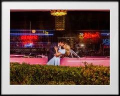 Le couple devant le restaurant II